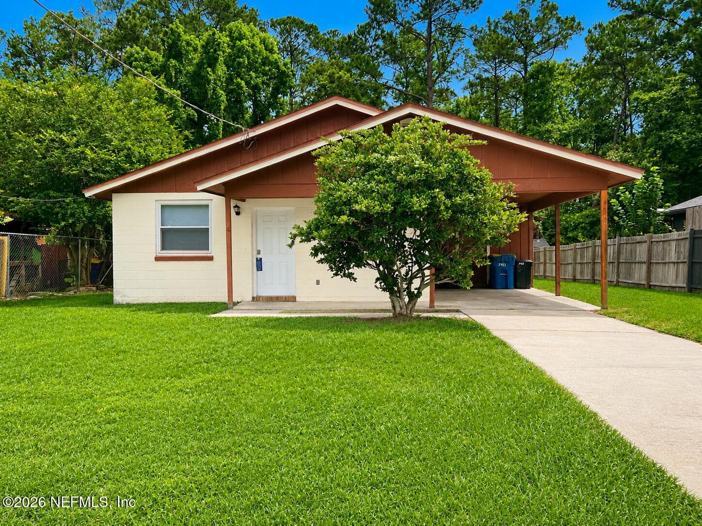 7913 JASPER Avenue, Jacksonville — exterior