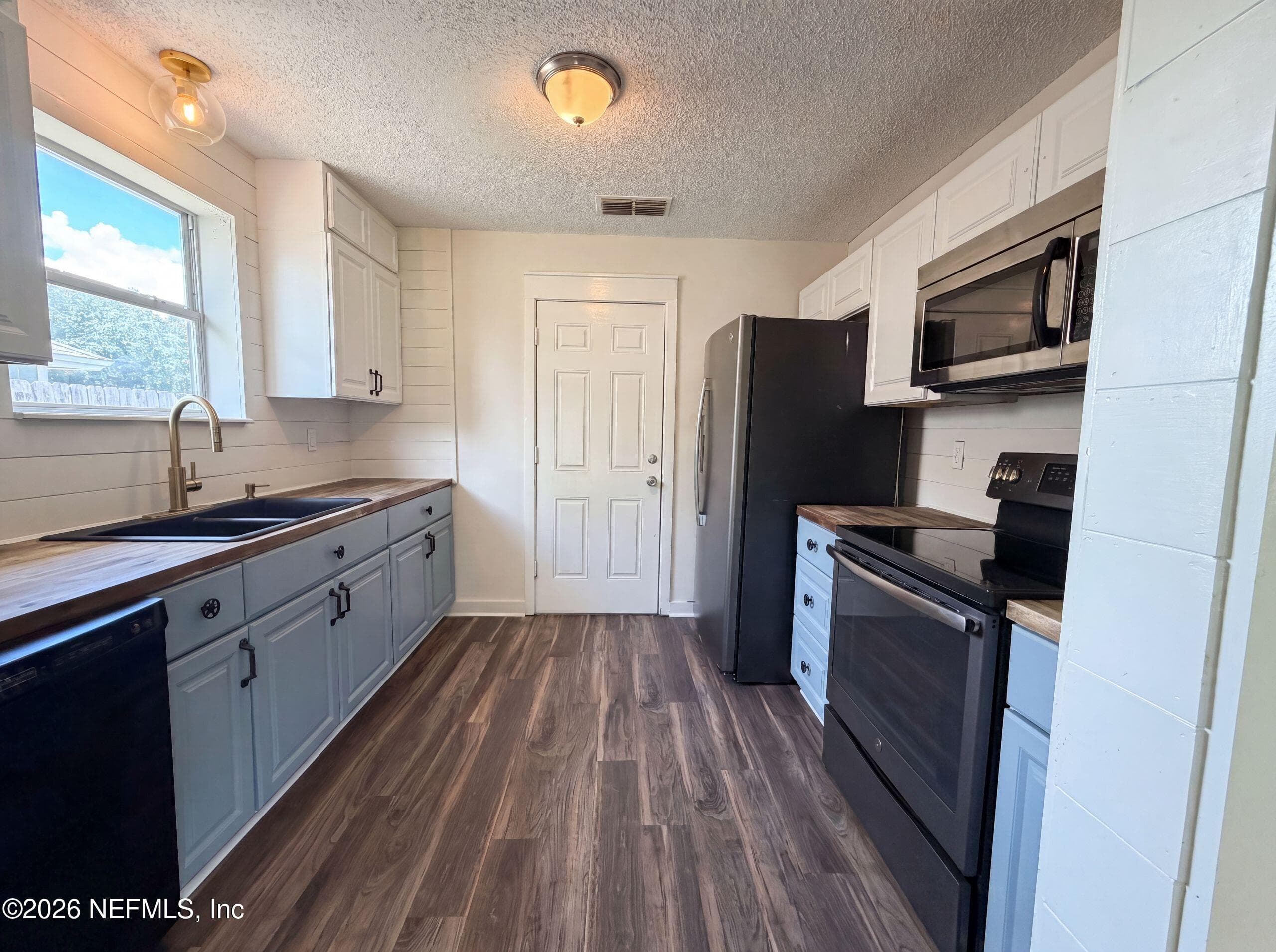 7957 JACQUES Drive, Jacksonville — photo 2