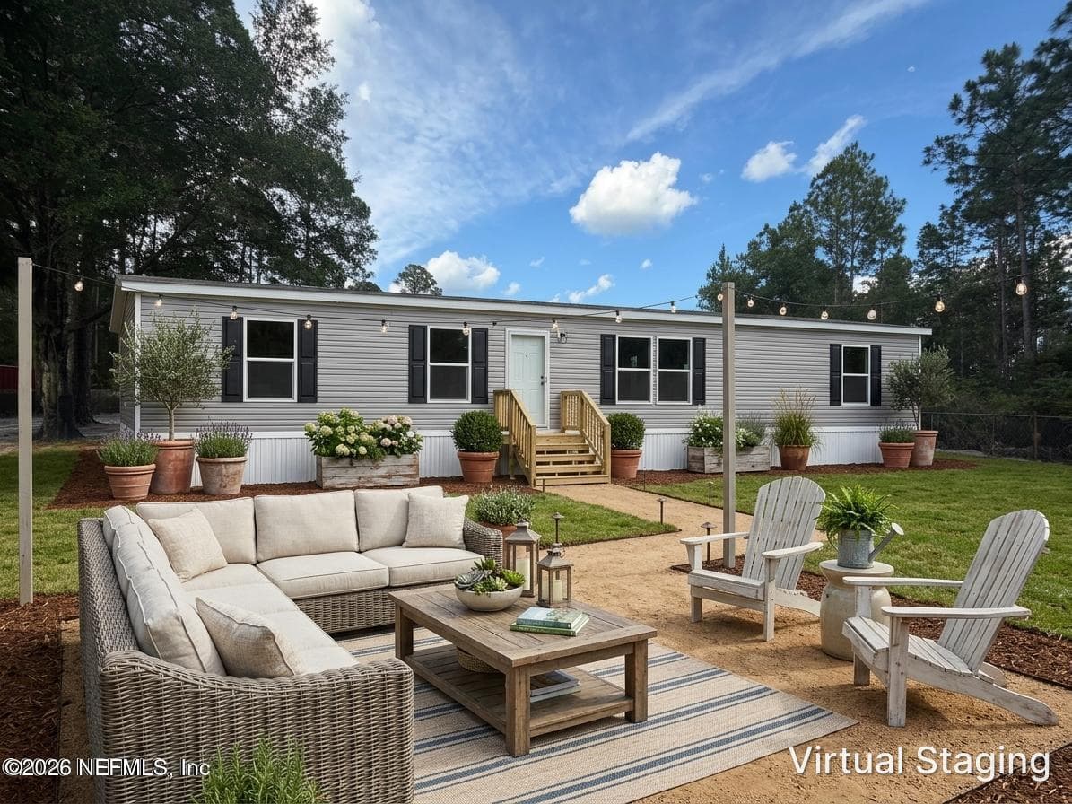 114 NUTMEG Trail, Interlachen — exterior