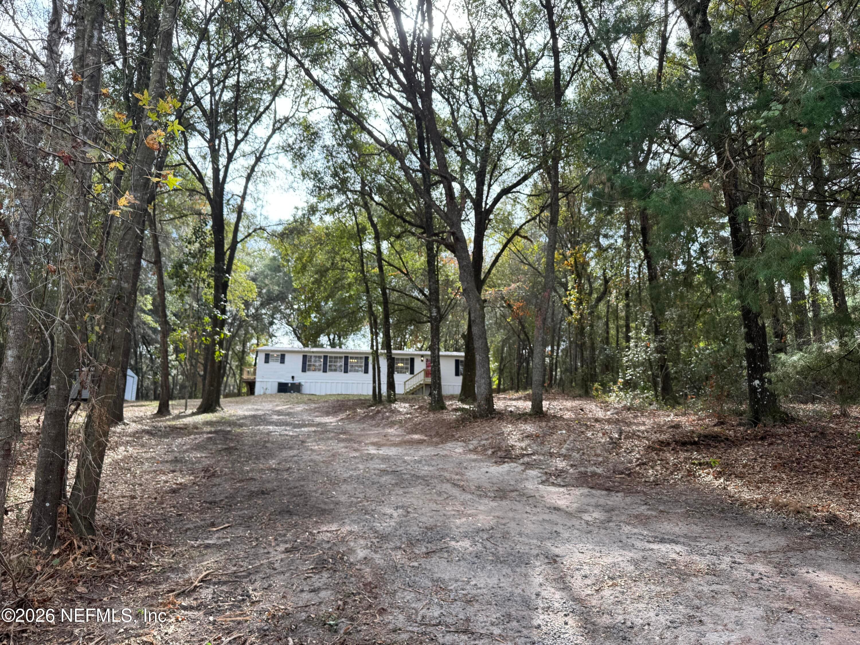 66 PANDA Avenue, Middleburg — photo 2