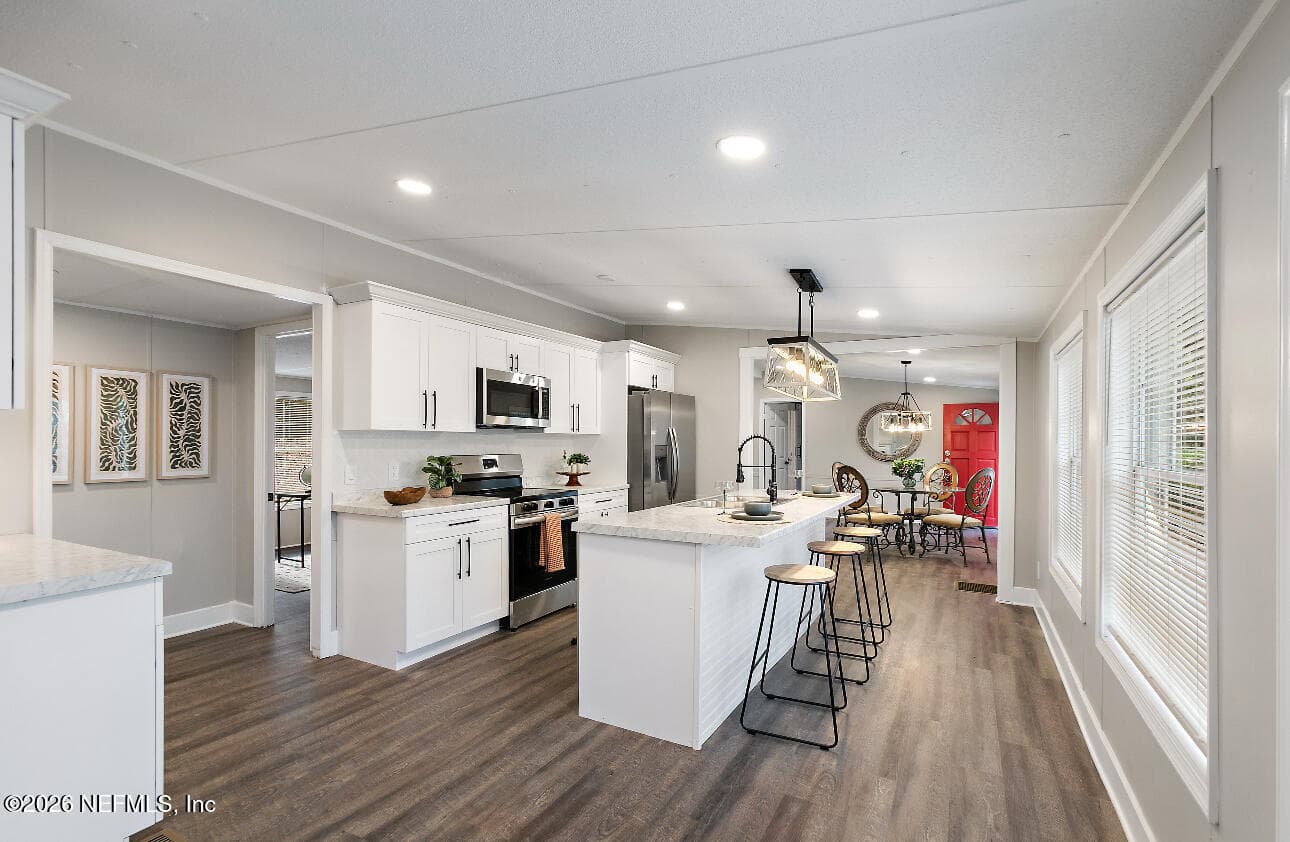 66 PANDA Avenue, Middleburg — photo 3