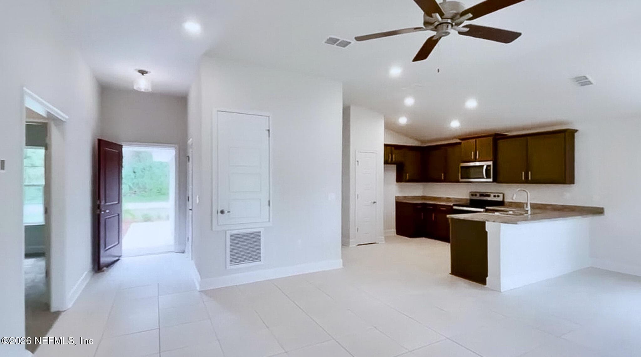 7738 LOOKOUT POINT Drive, Jacksonville, FL 32210, Jacksonville — photo 2