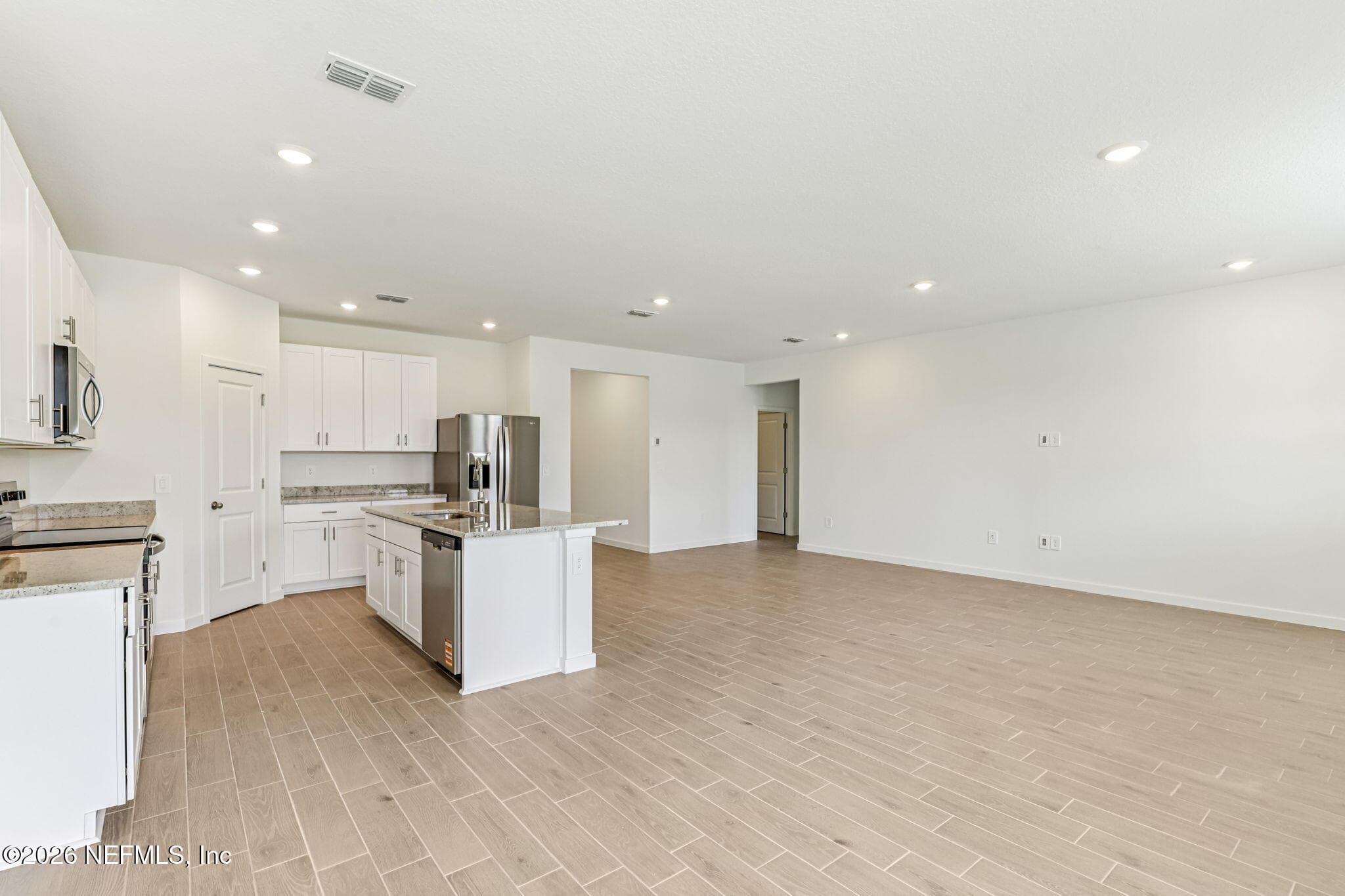 7333 EVERETT FOREST Drive, Jacksonville — photo 2