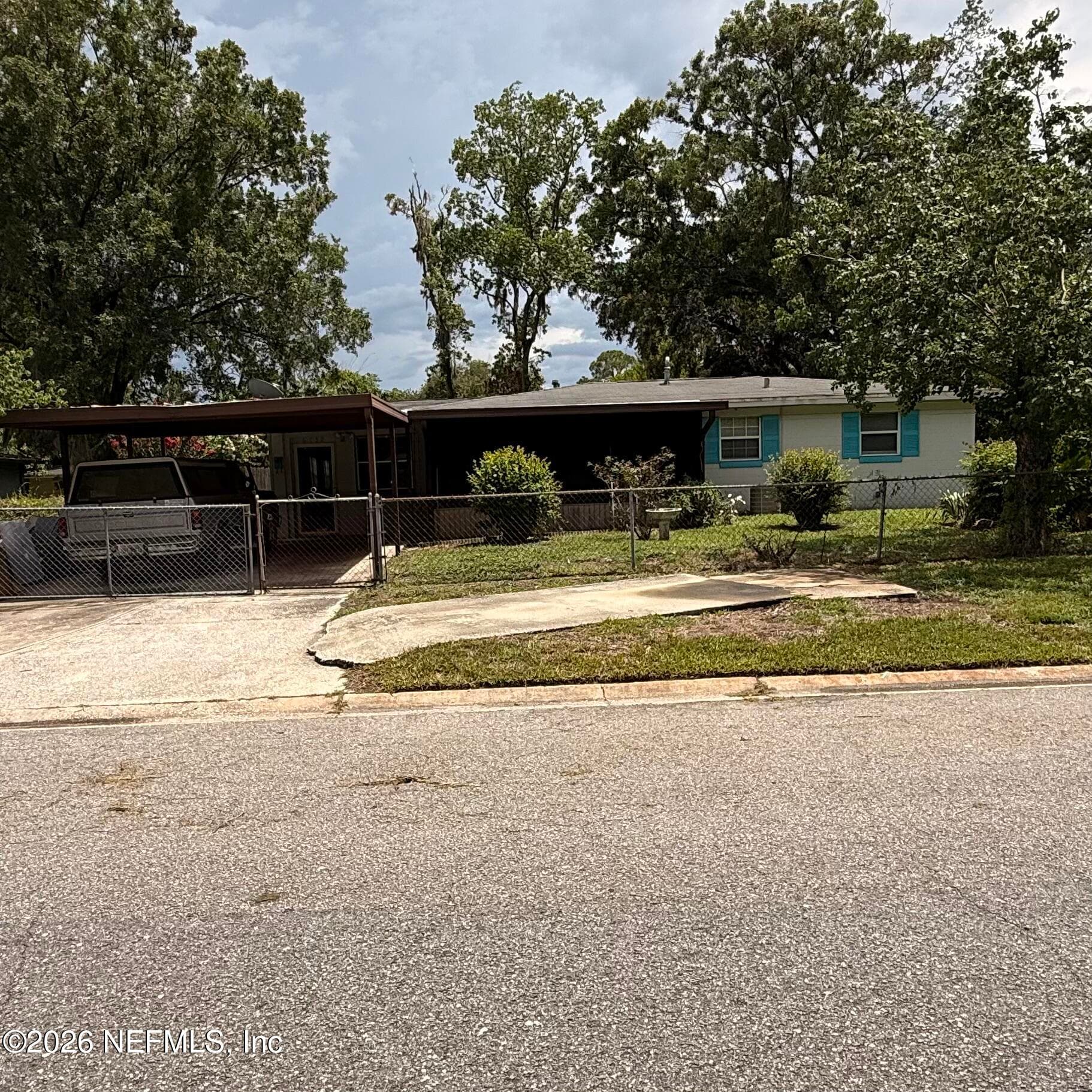6752 MISS MUFFET Lane N, Jacksonville — exterior