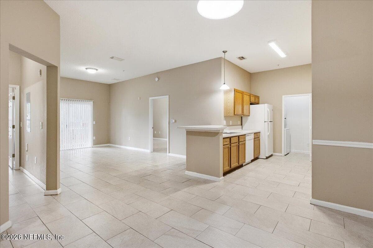 6100 MAGGIES Circle 104, Jacksonville, FL 32244, Jacksonville — photo 2