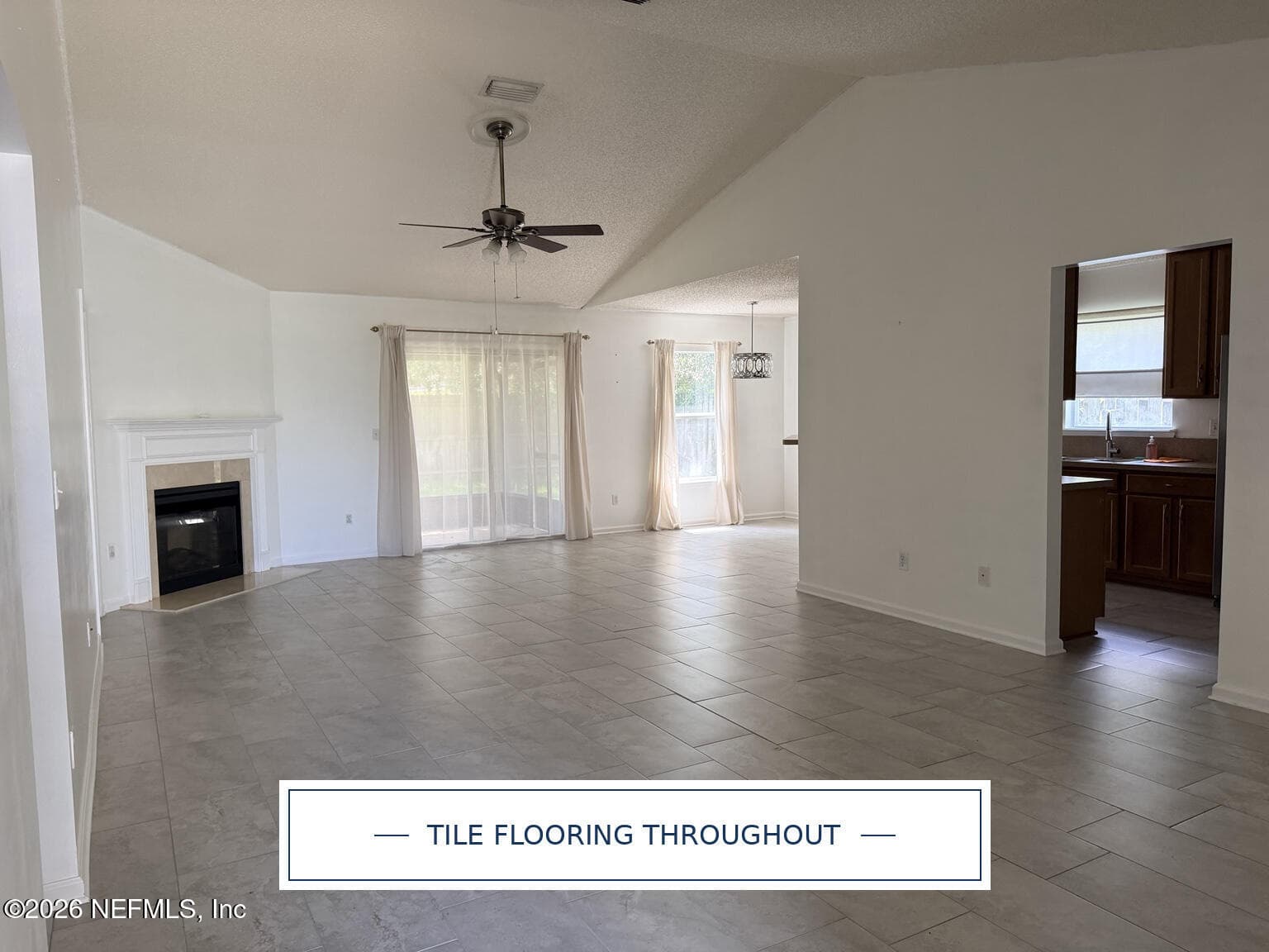 6423 CRIMSON LEAF Lane, Jacksonville — photo 3