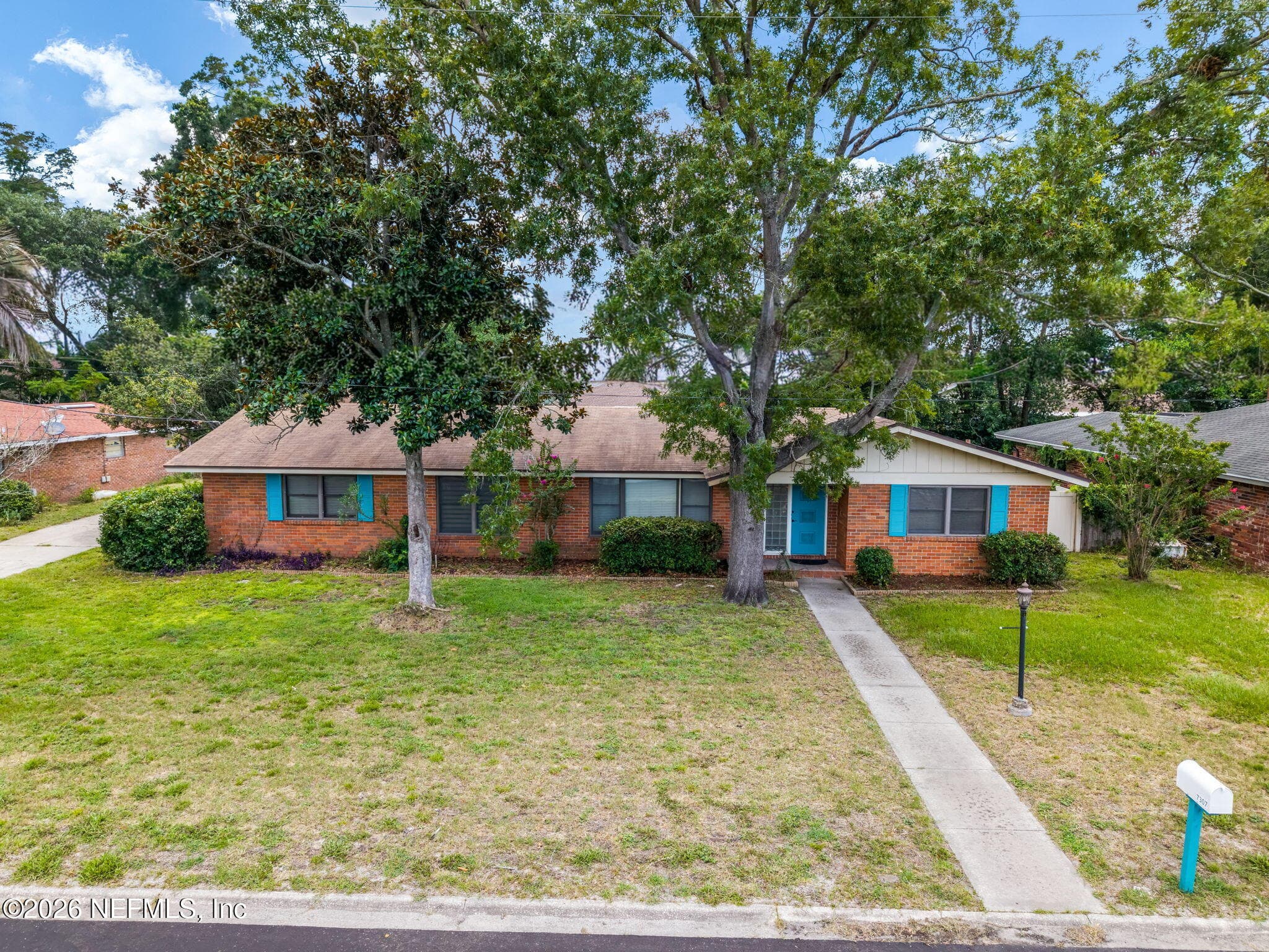 7307 MAPLE TREE Drive, Jacksonville — exterior