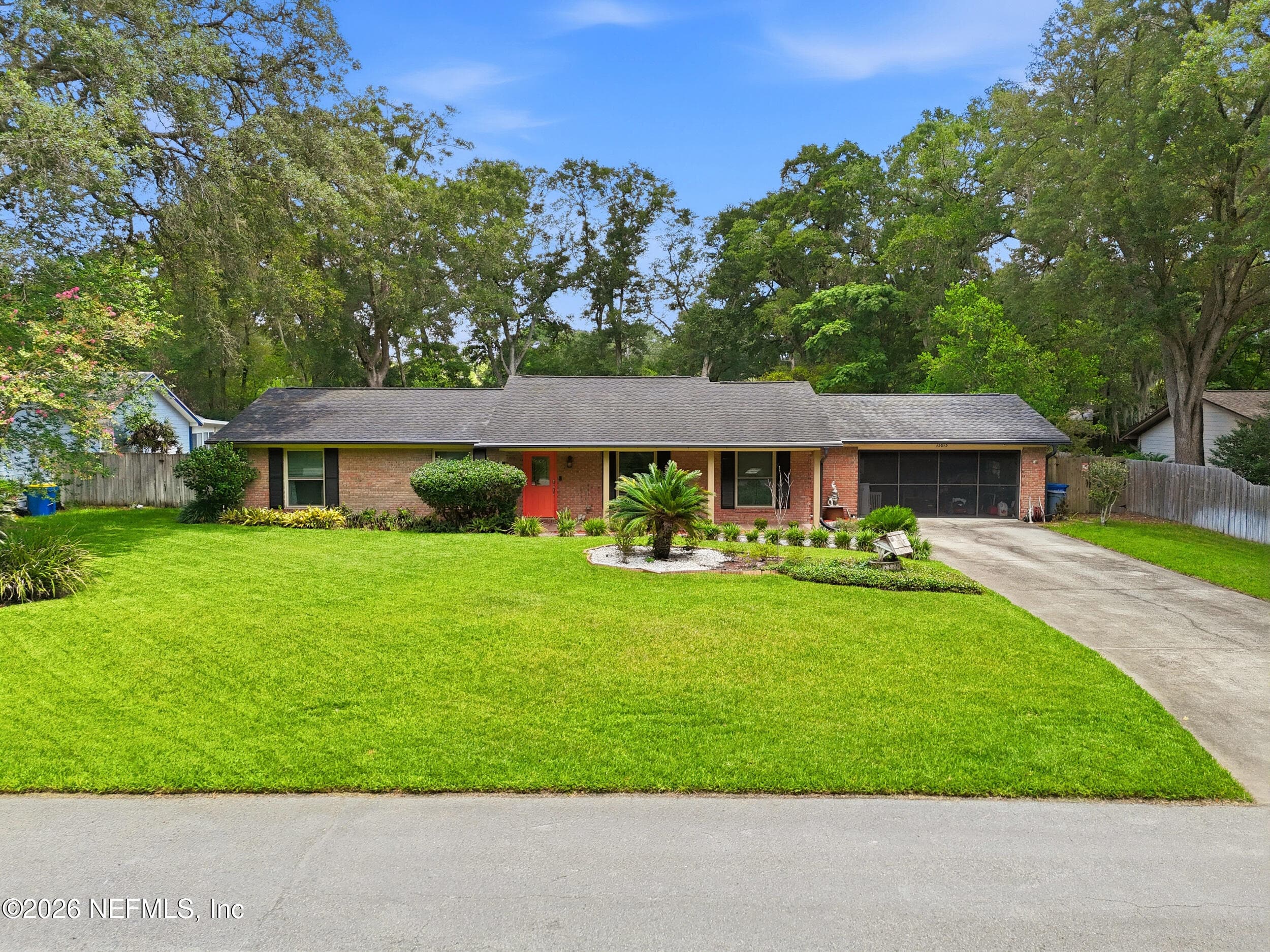 13813 PLEASANTVIEW Drive N, Jacksonville — exterior