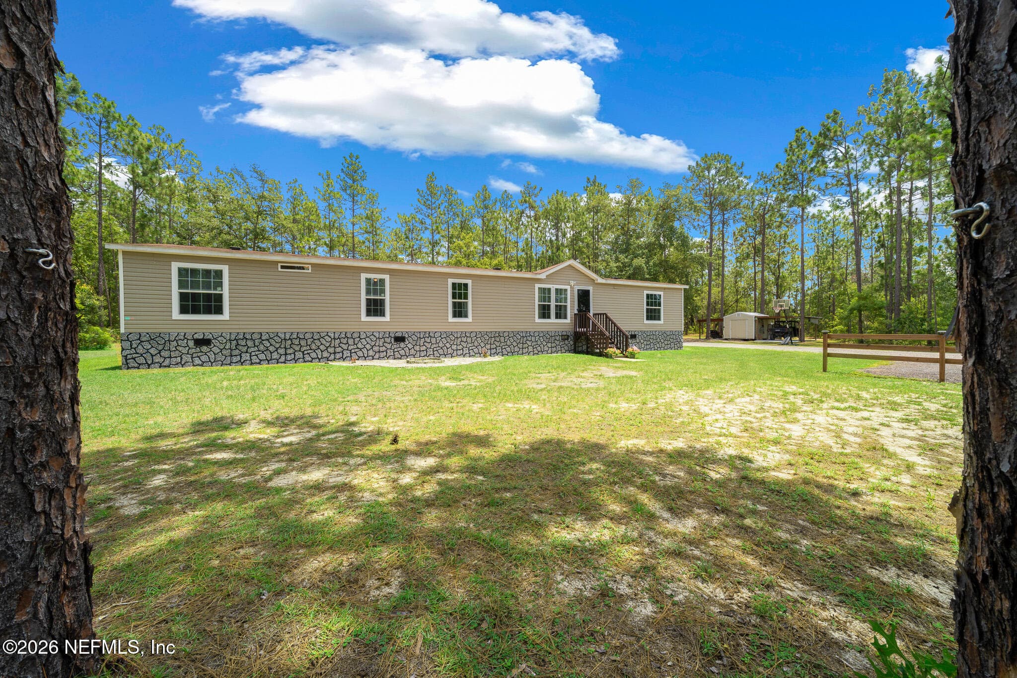 105 BUCK RUN Trail, Hawthorne — photo 3