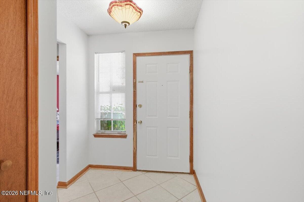 258 AQUARIUS Circle W, Jacksonville, FL 32216, Jacksonville — photo 2