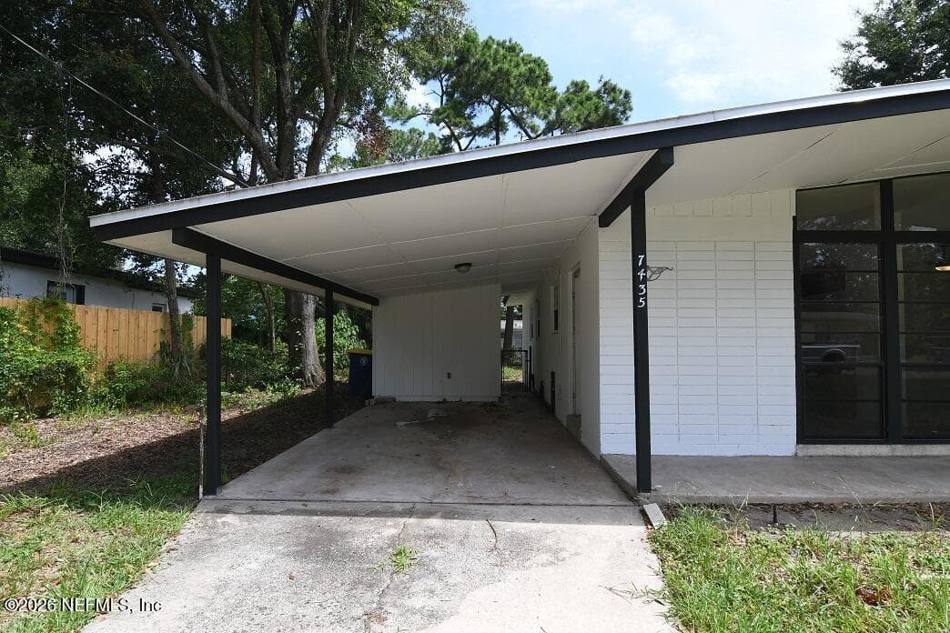 7435 BAMBERG Road, Jacksonville — photo 3