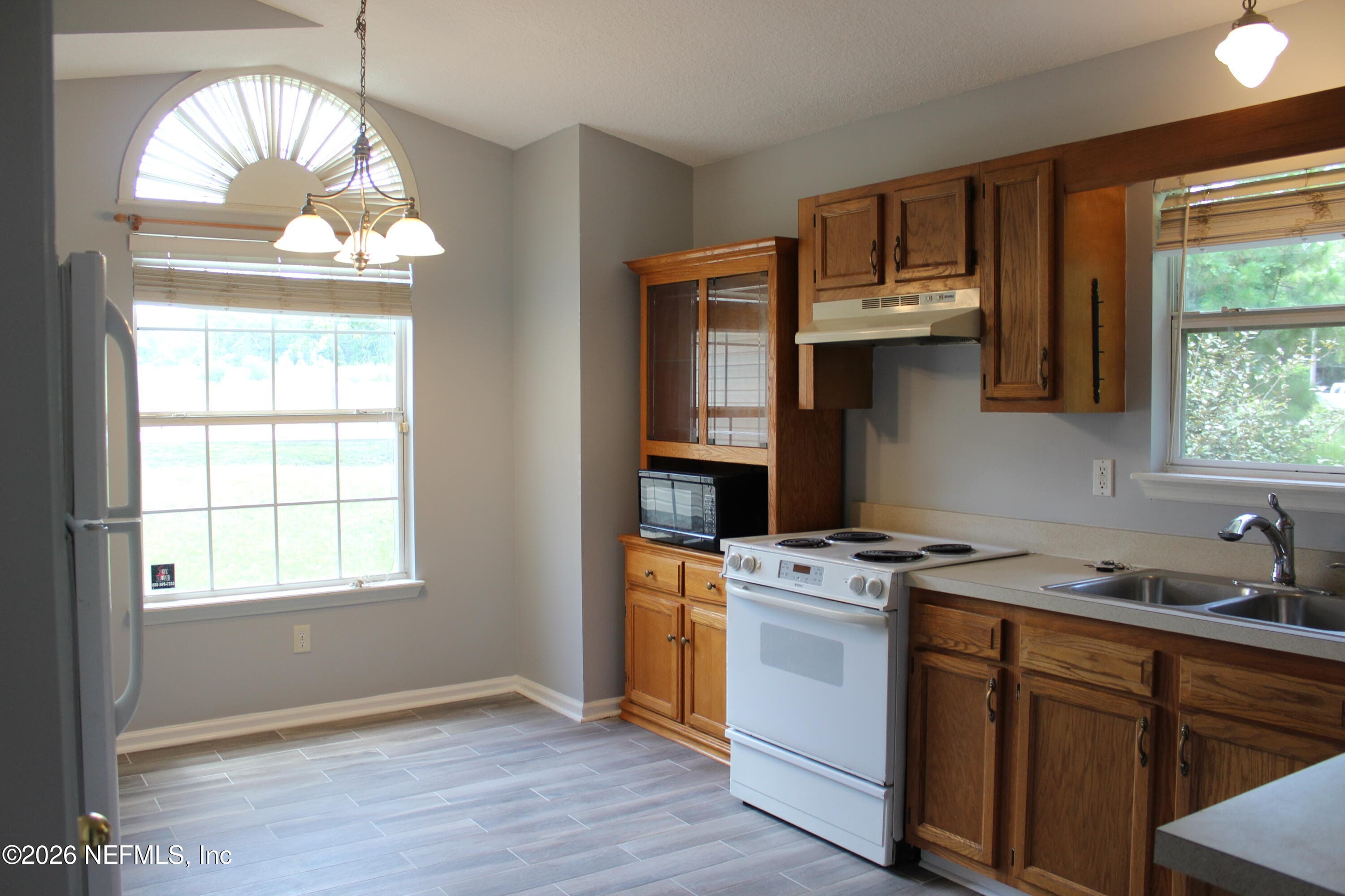 612 S VERMONT Avenue, Green Cove Springs — photo 3