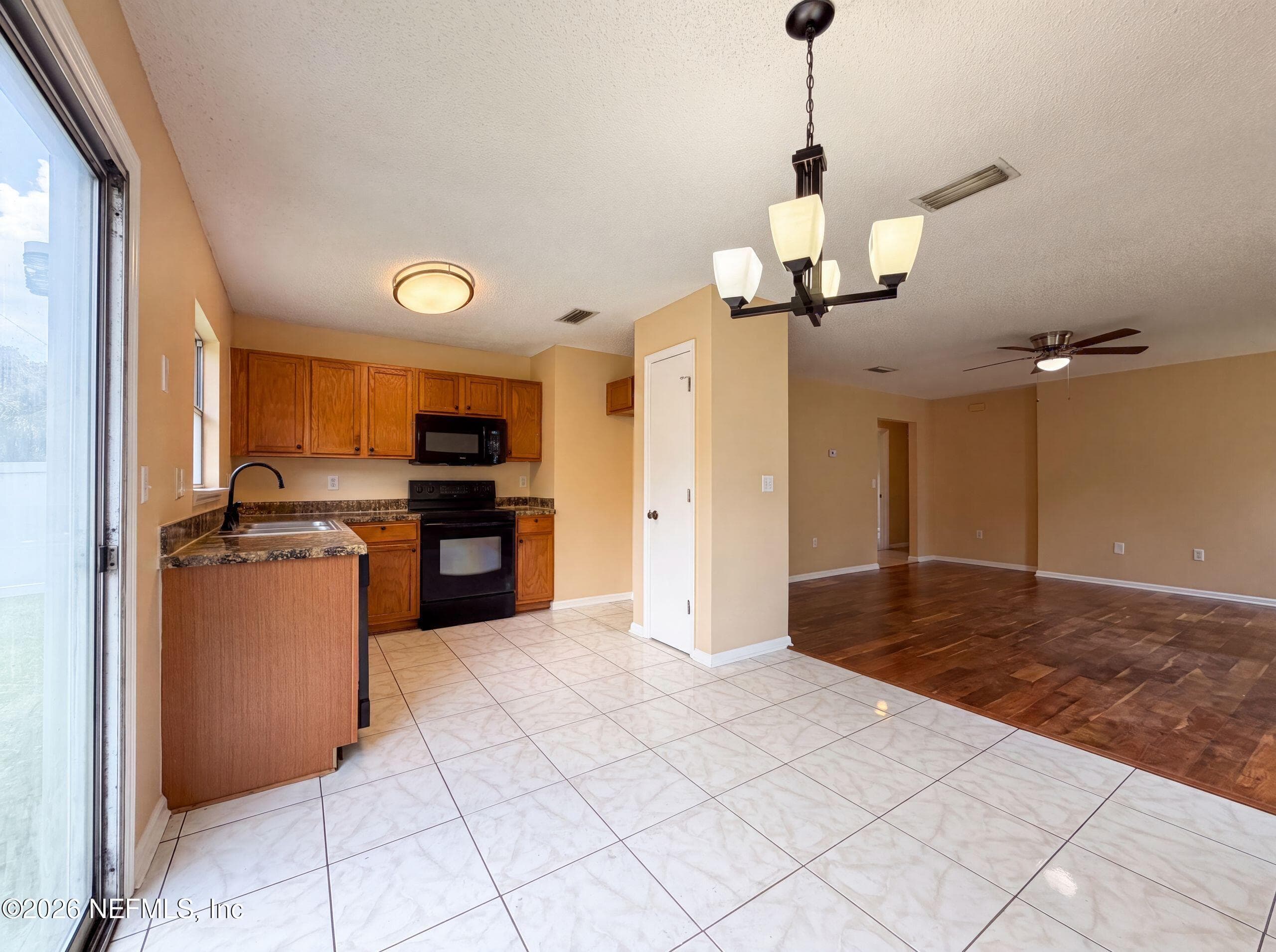 7923 CHERRY BLOSSOM Drive N, Jacksonville — photo 2