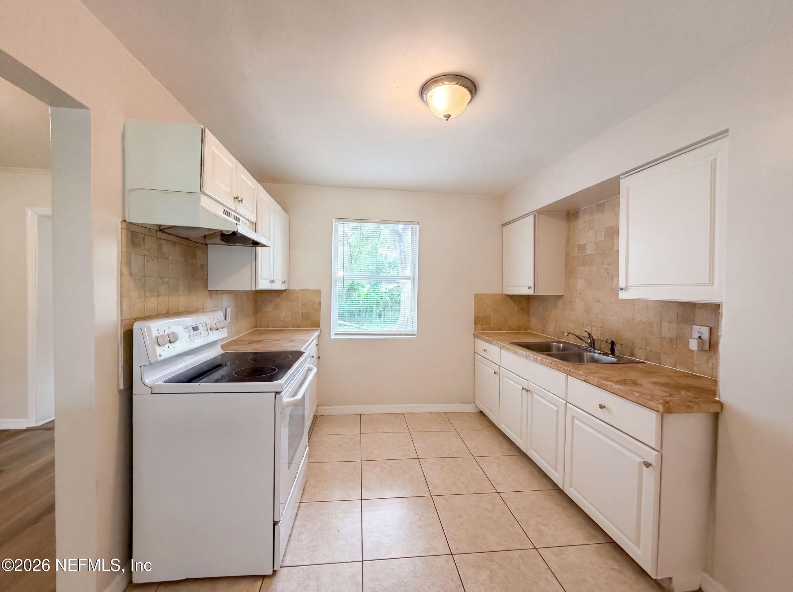 3740 BALLEJO Court W, Jacksonville, FL 32210, Jacksonville — photo 2