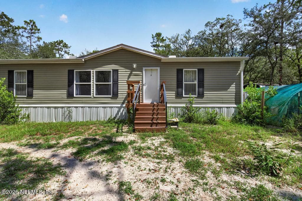 101 POND Circle, Interlachen — exterior
