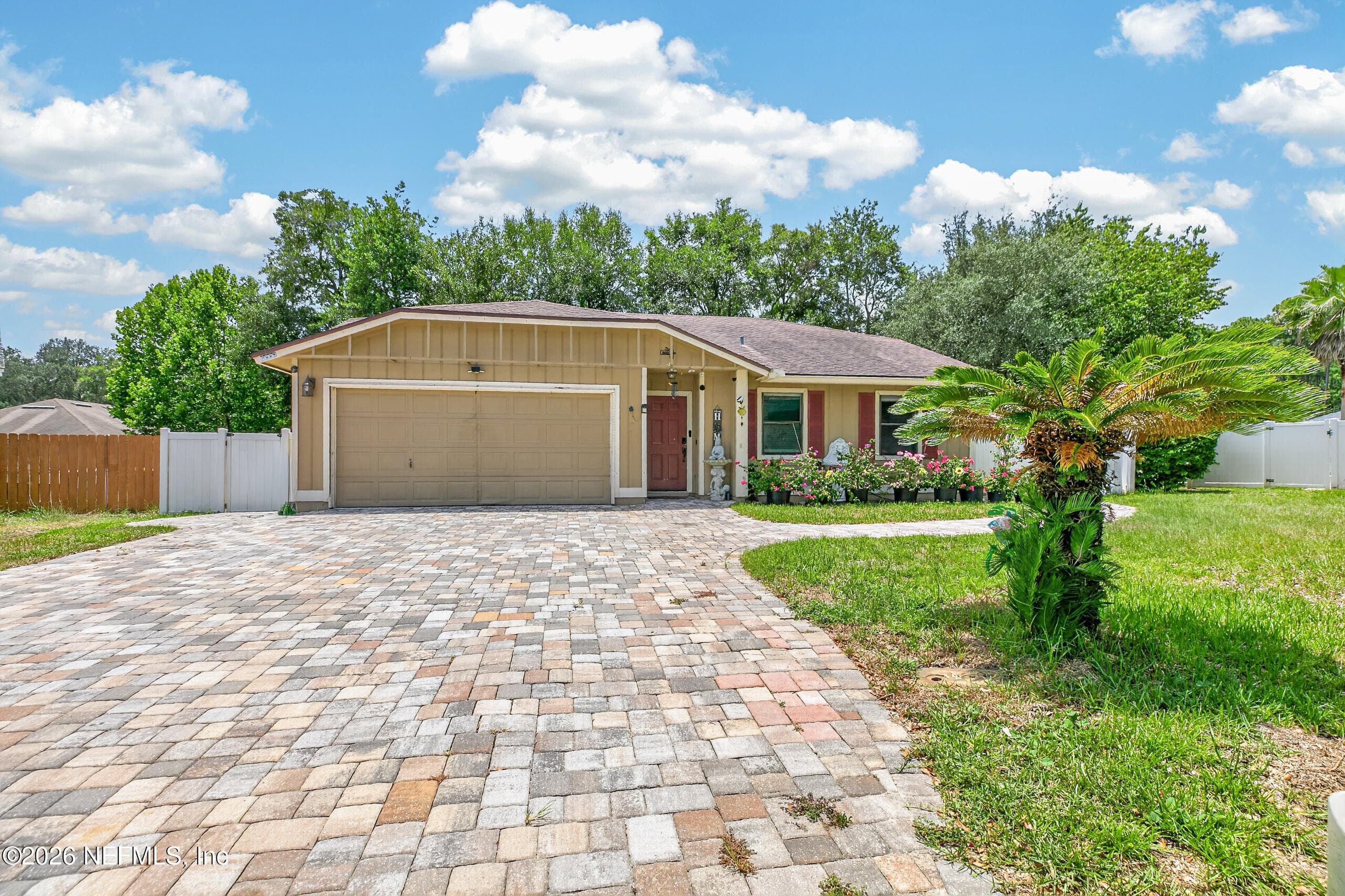 8005 FLEUR DE LIS Drive, Jacksonville — exterior