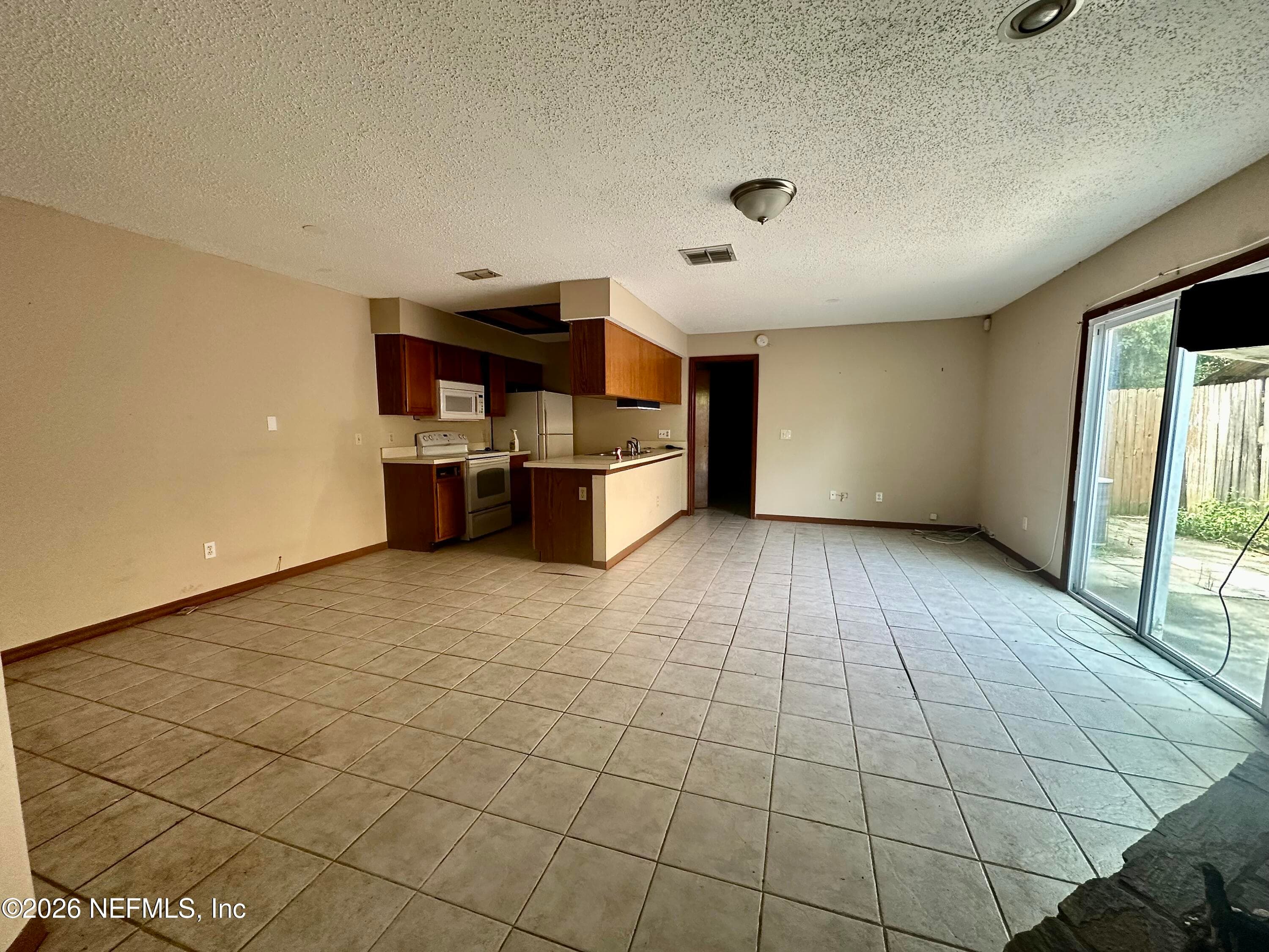 5526 BENNINGTON Drive, Jacksonville — photo 3