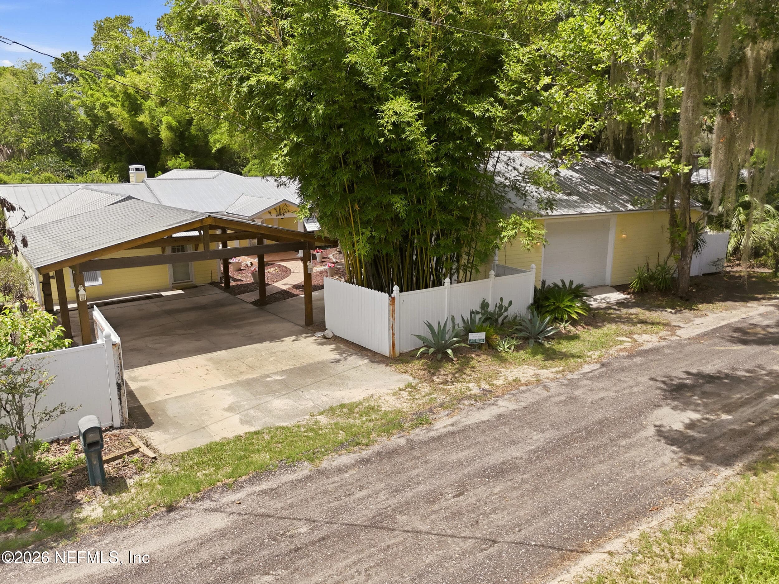 7932 BREEZY POINT Road W, Melrose, FL 32666, Melrose — exterior