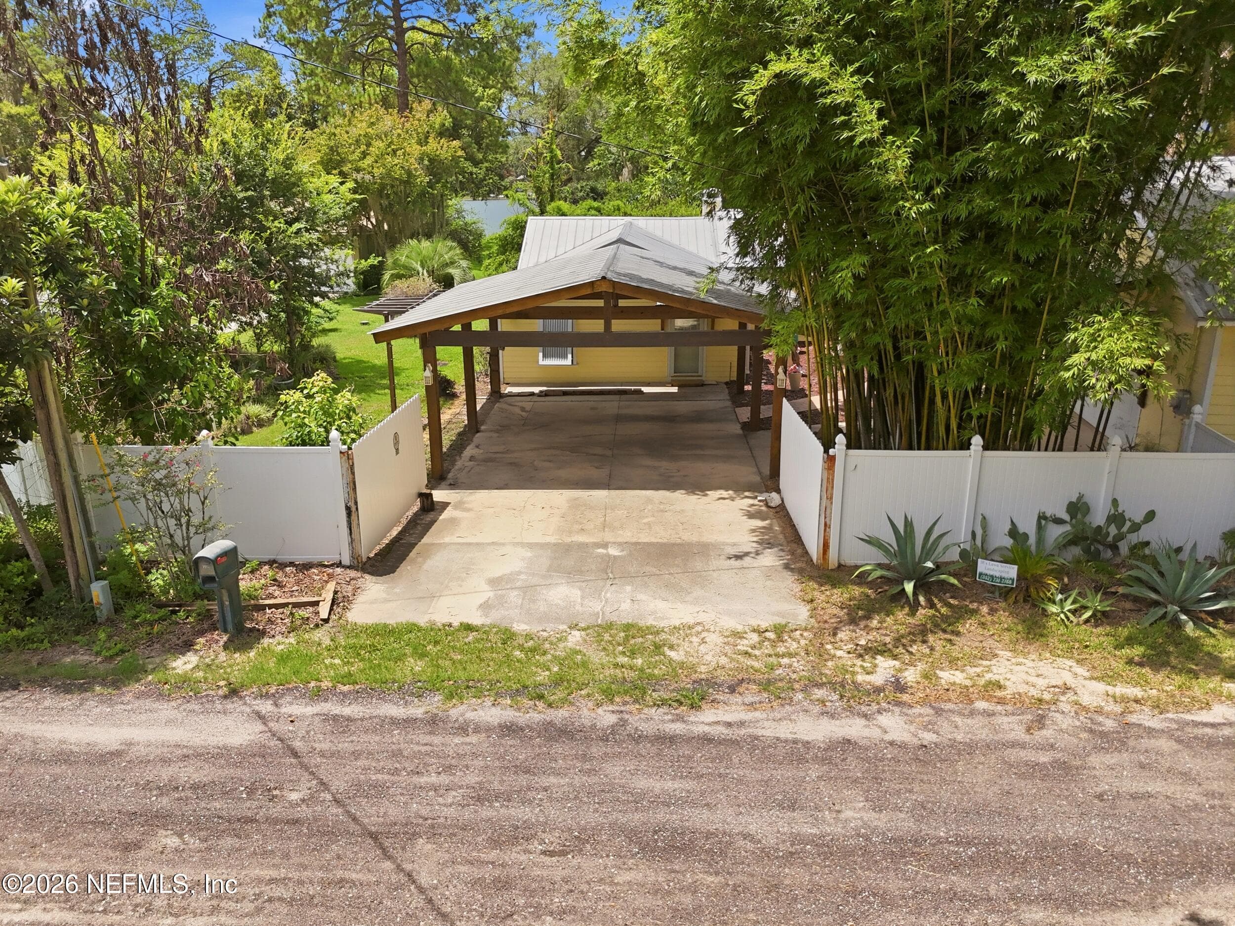 7932 BREEZY POINT Road W, Melrose, FL 32666, Melrose — photo 2