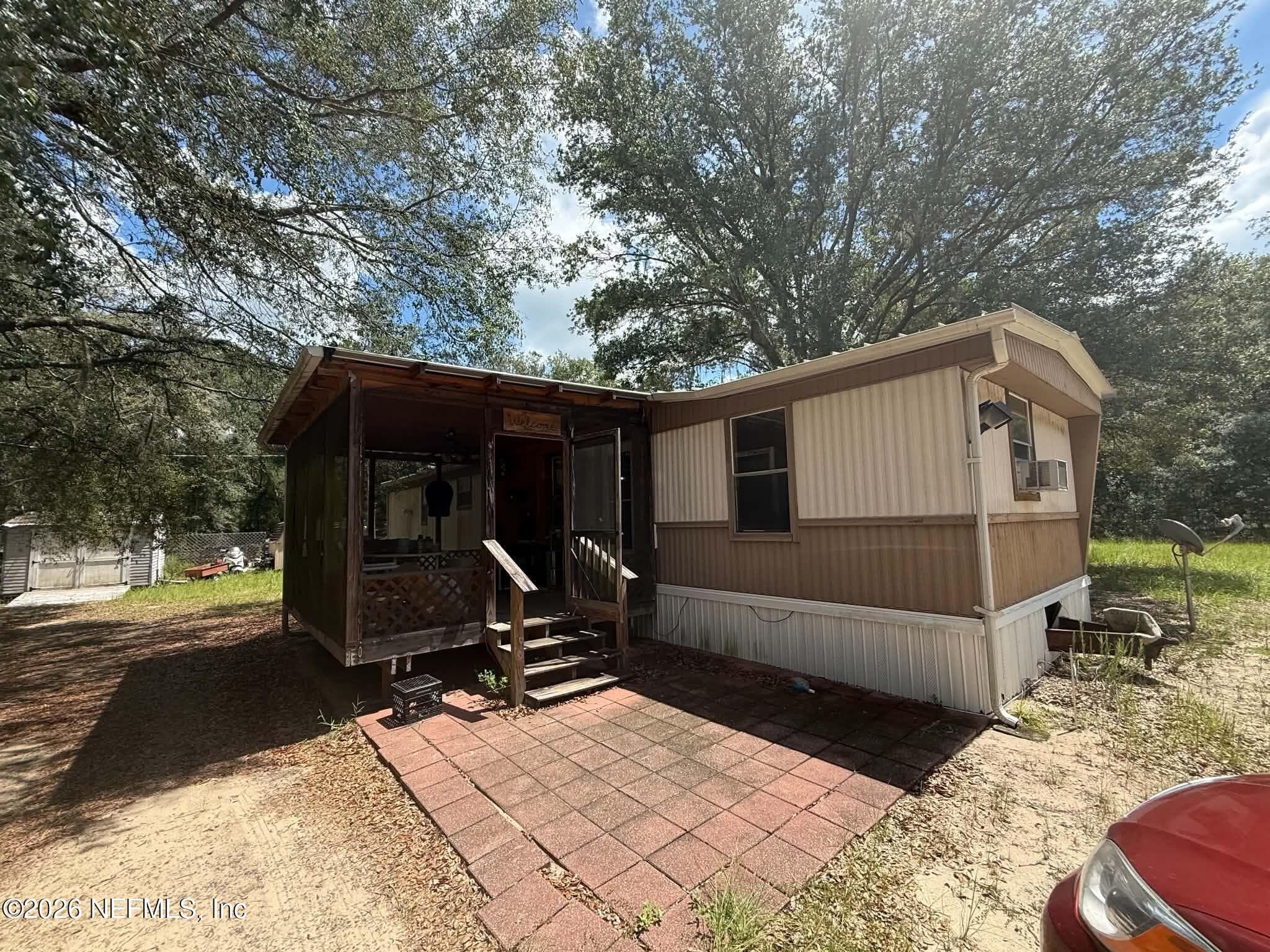 116 SMOKEY Avenue, Interlachen — exterior