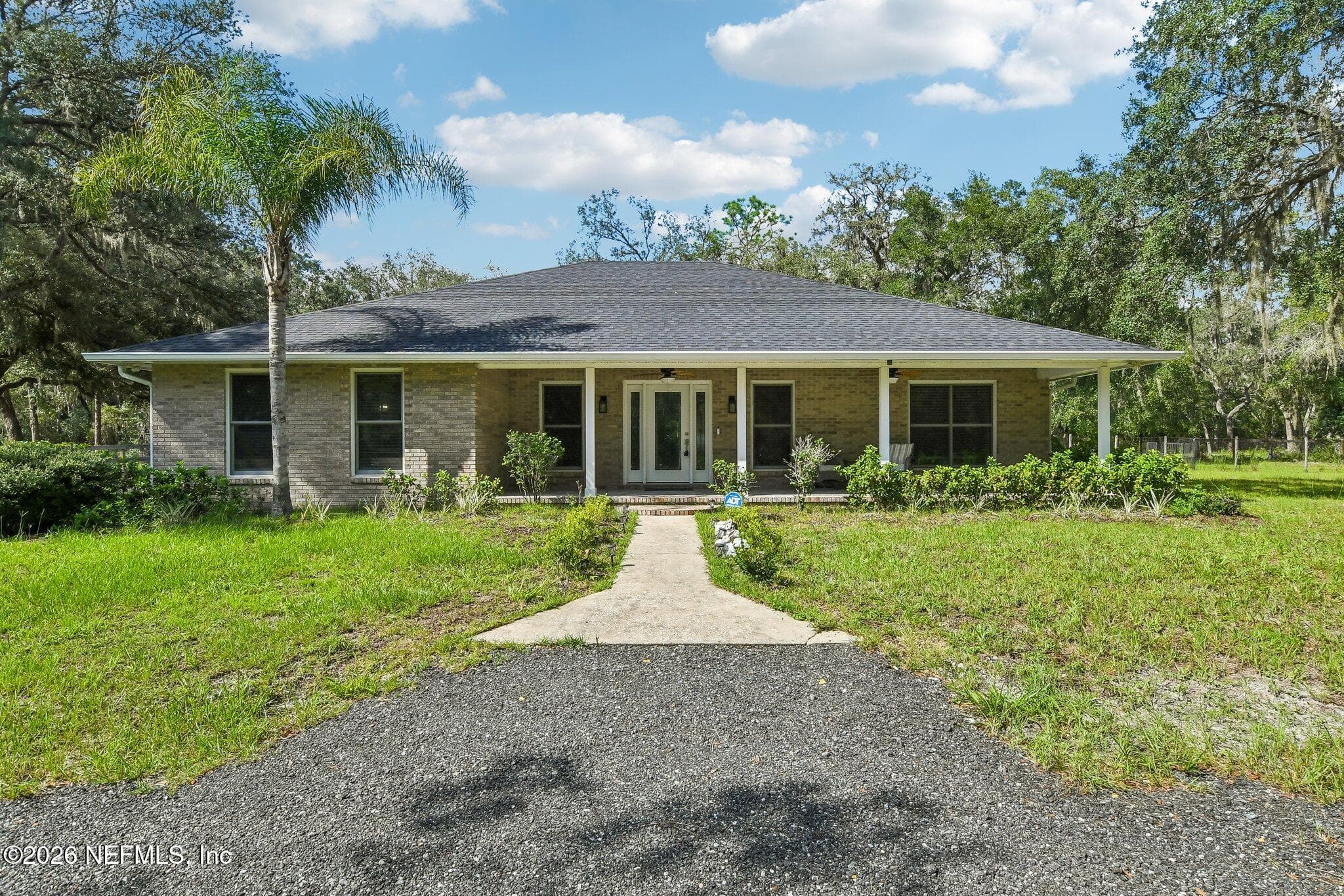 135 PEARSALL Circle, Melrose — exterior