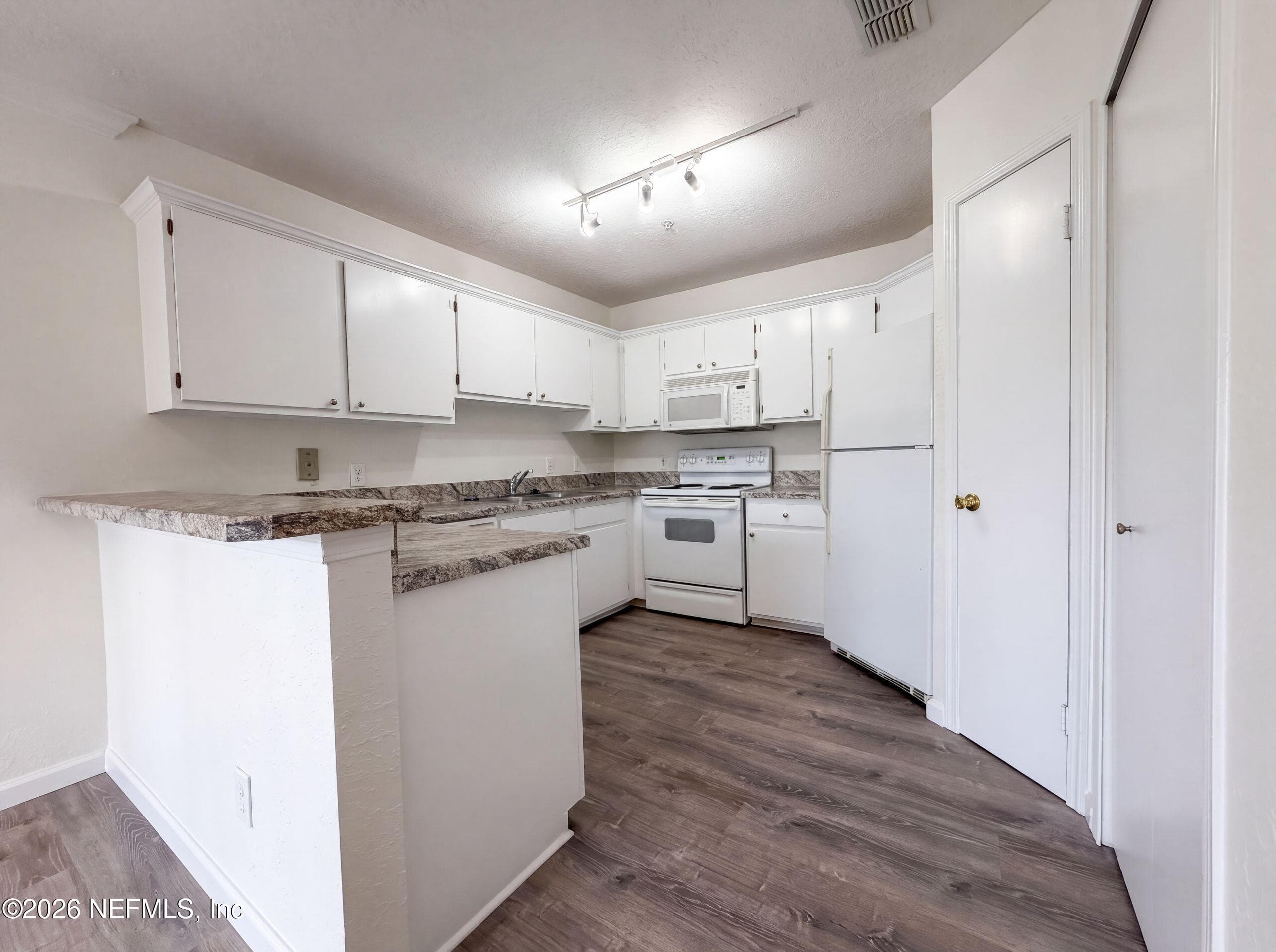 1701 THE GREENS Way 523, Jacksonville Beach, FL 32250, Jacksonville Beach — photo 2