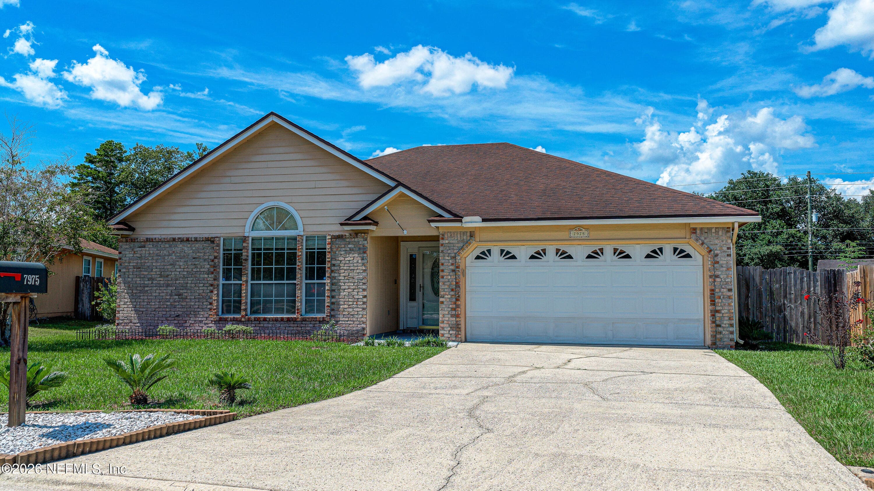 7975 MACINNES Drive, Jacksonville — exterior