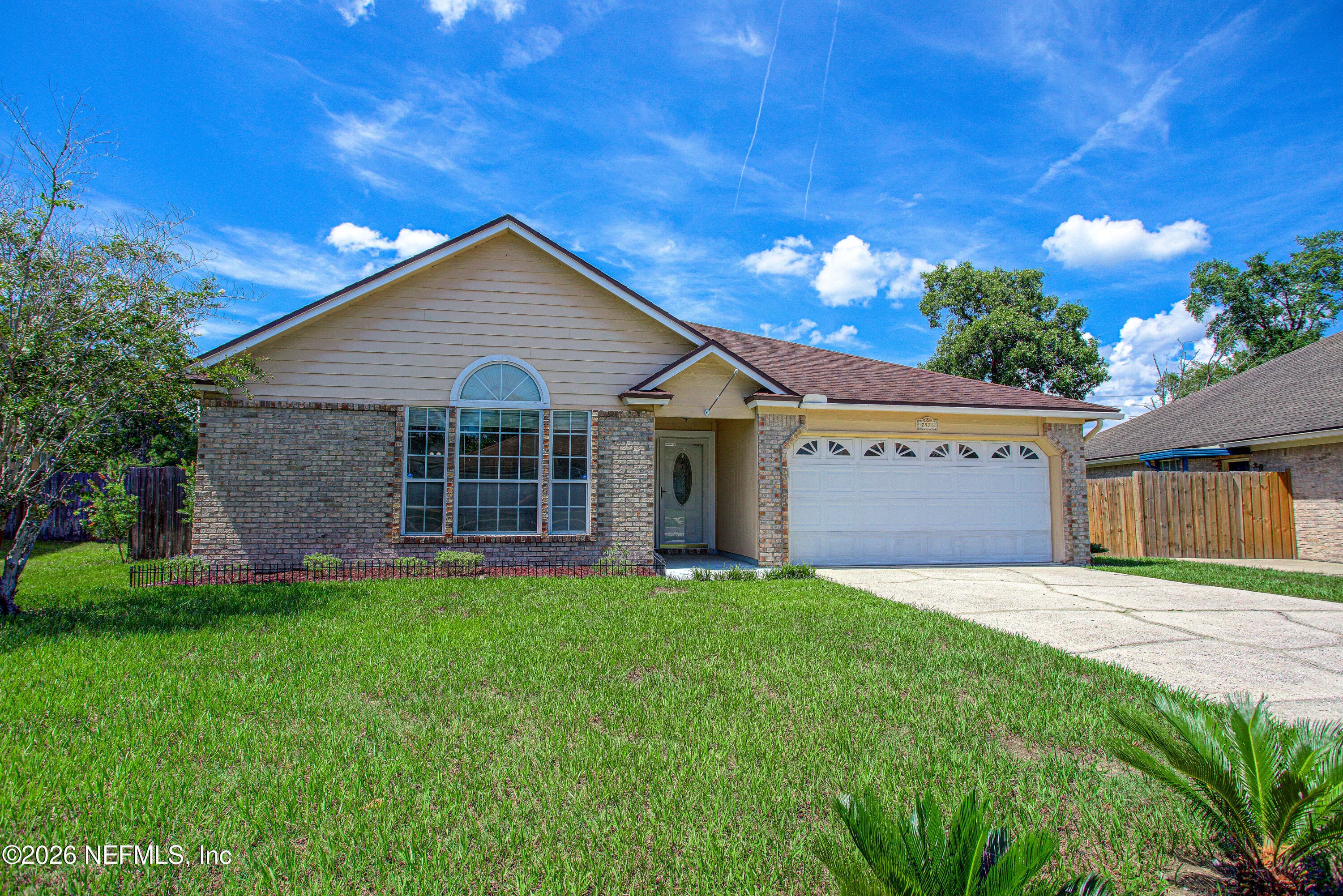7975 MACINNES Drive, Jacksonville — photo 2
