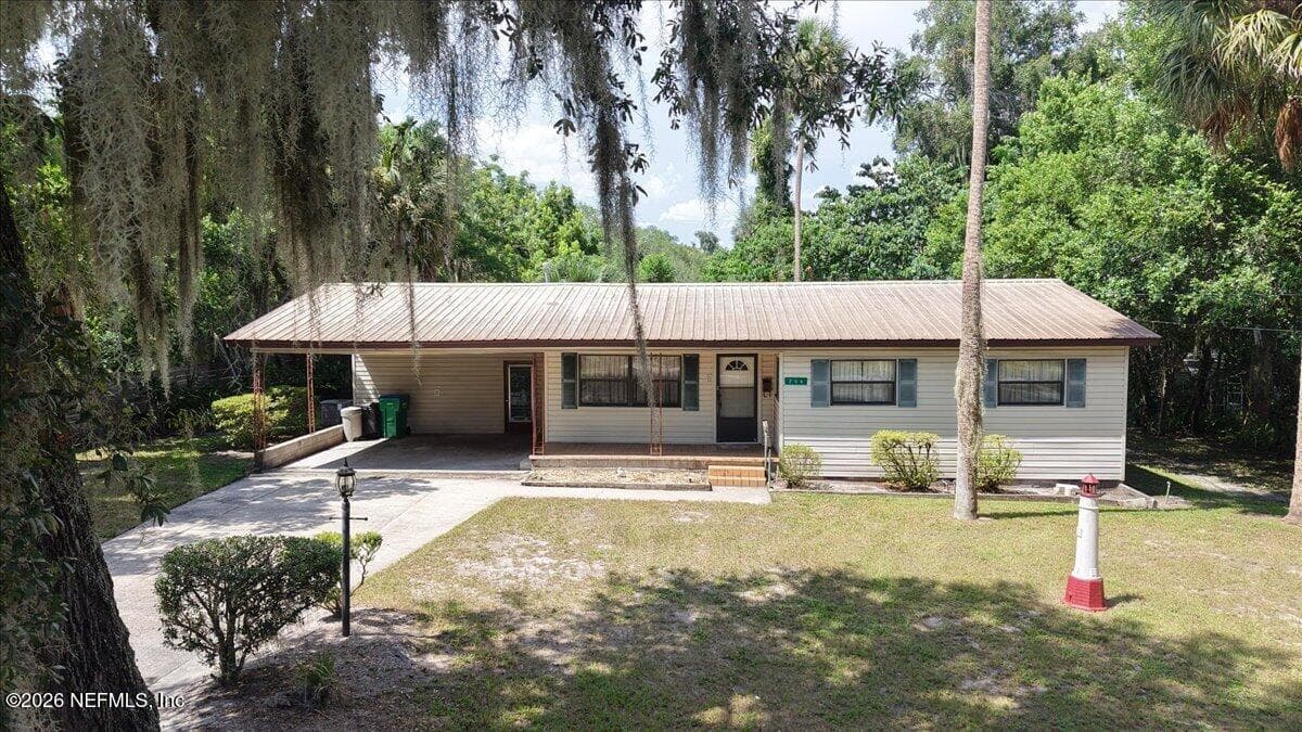 206 OLEANDER Avenue, Crescent City, FL 32112, Crescent City — photo 2