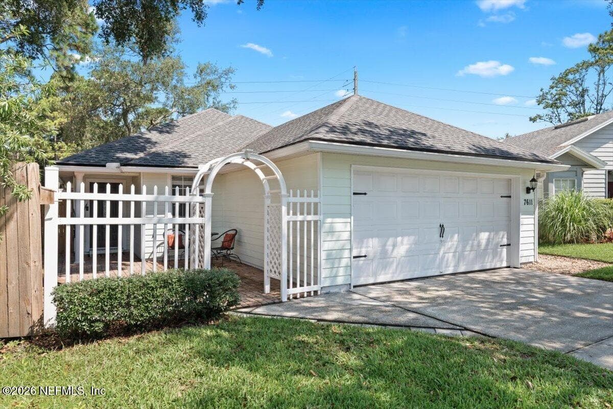 7611 LEAFY FOREST Way, Jacksonville — photo 2