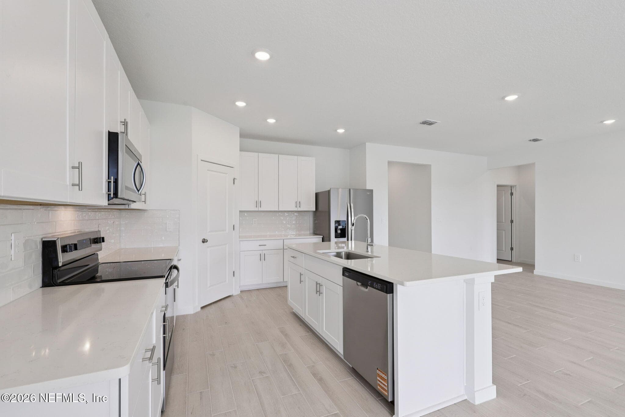 9739 LOQUAT GROVE Court, Jacksonville — photo 2