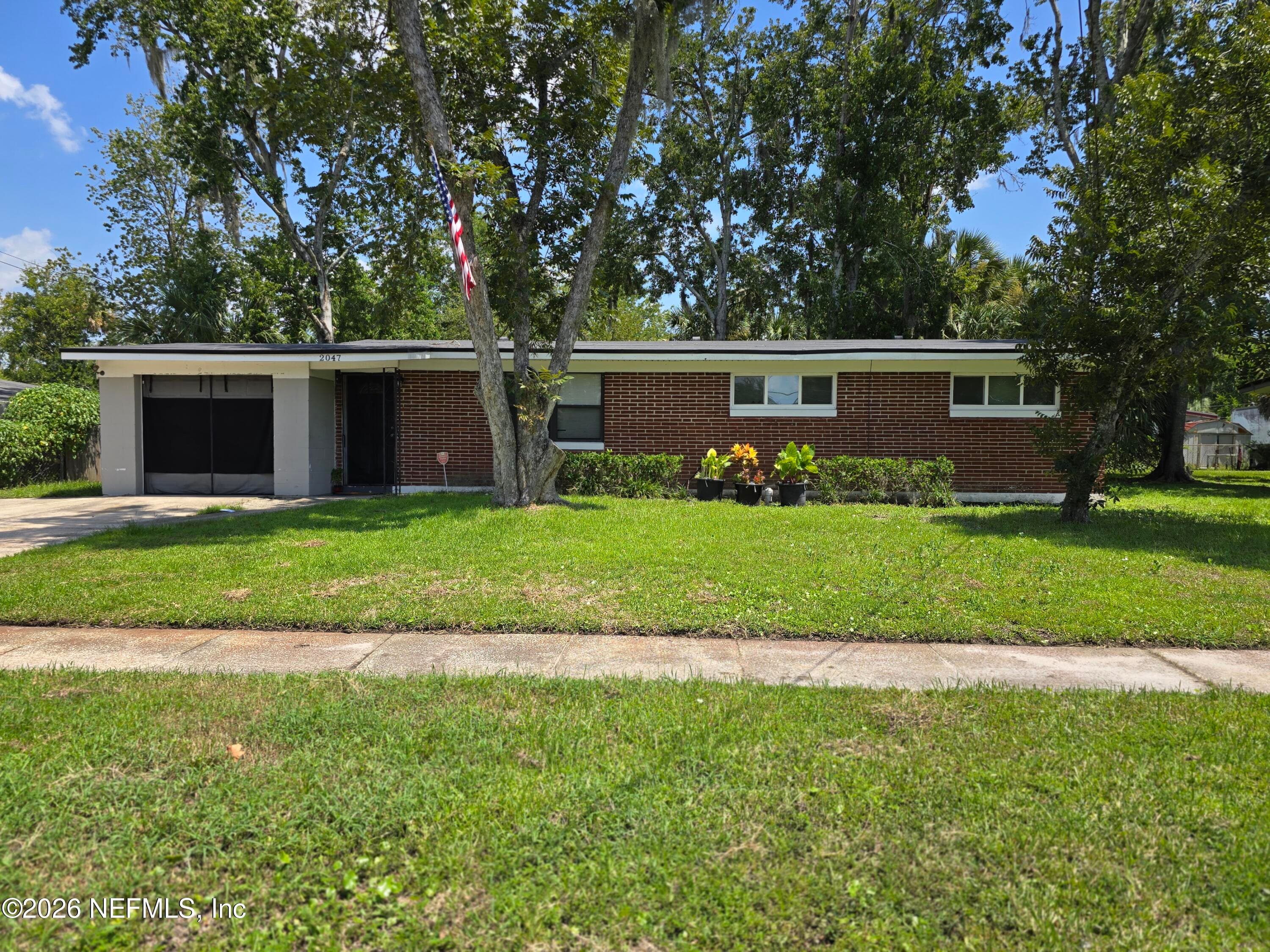 2047 HUGH EDWARDS Drive, Jacksonville — exterior