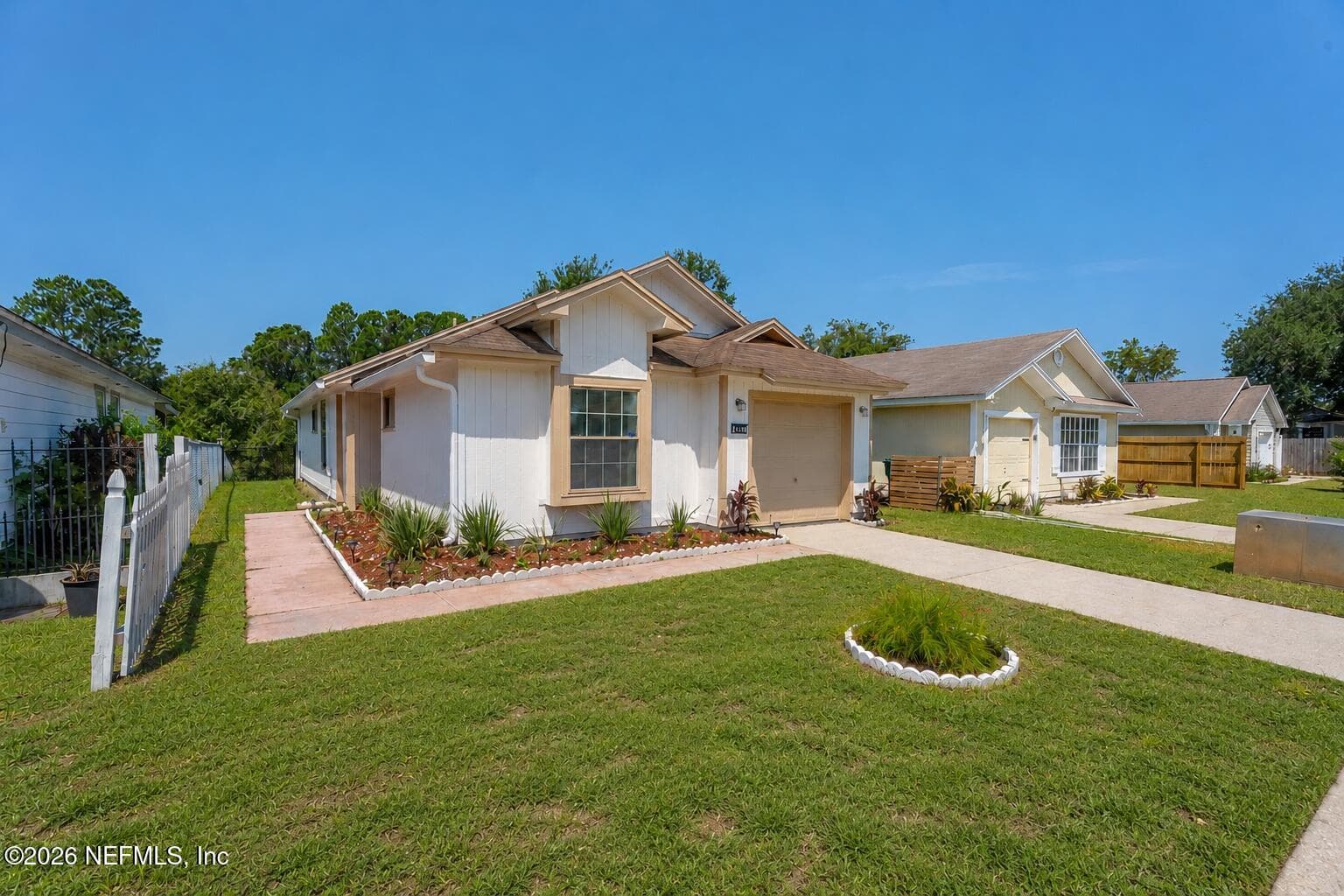 2400 TOWNSQUARE Drive, Jacksonville, FL 32216, Jacksonville — exterior
