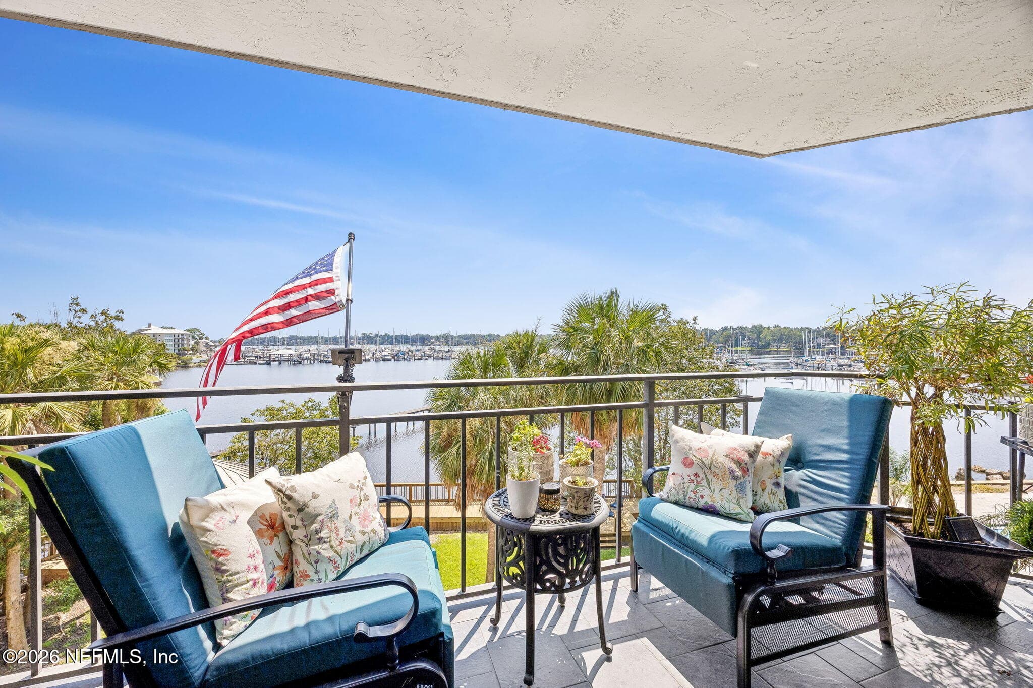 4401 LAKESIDE Drive 303, Jacksonville — exterior