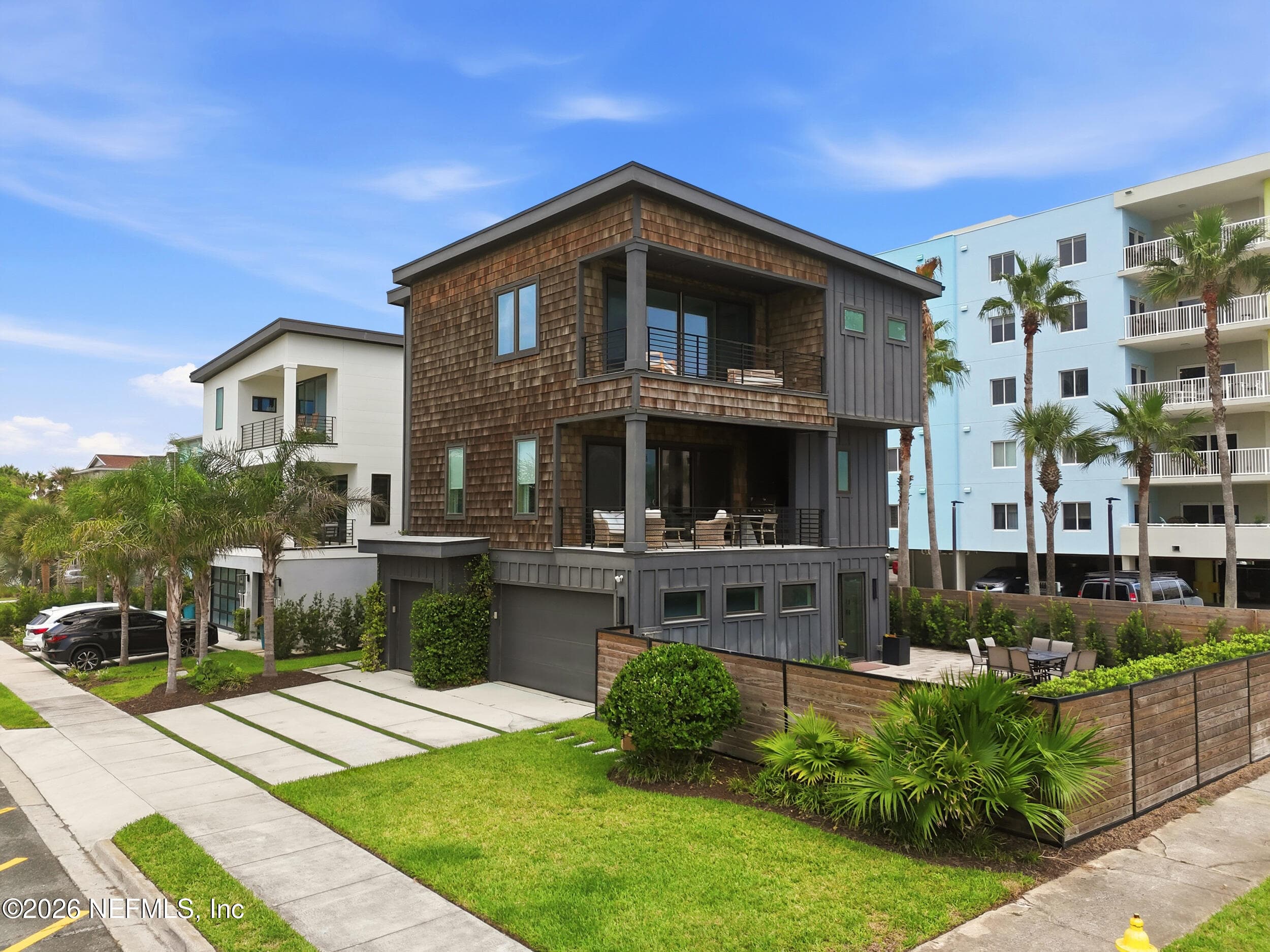 105 N 11TH Avenue, Jacksonville Beach — exterior