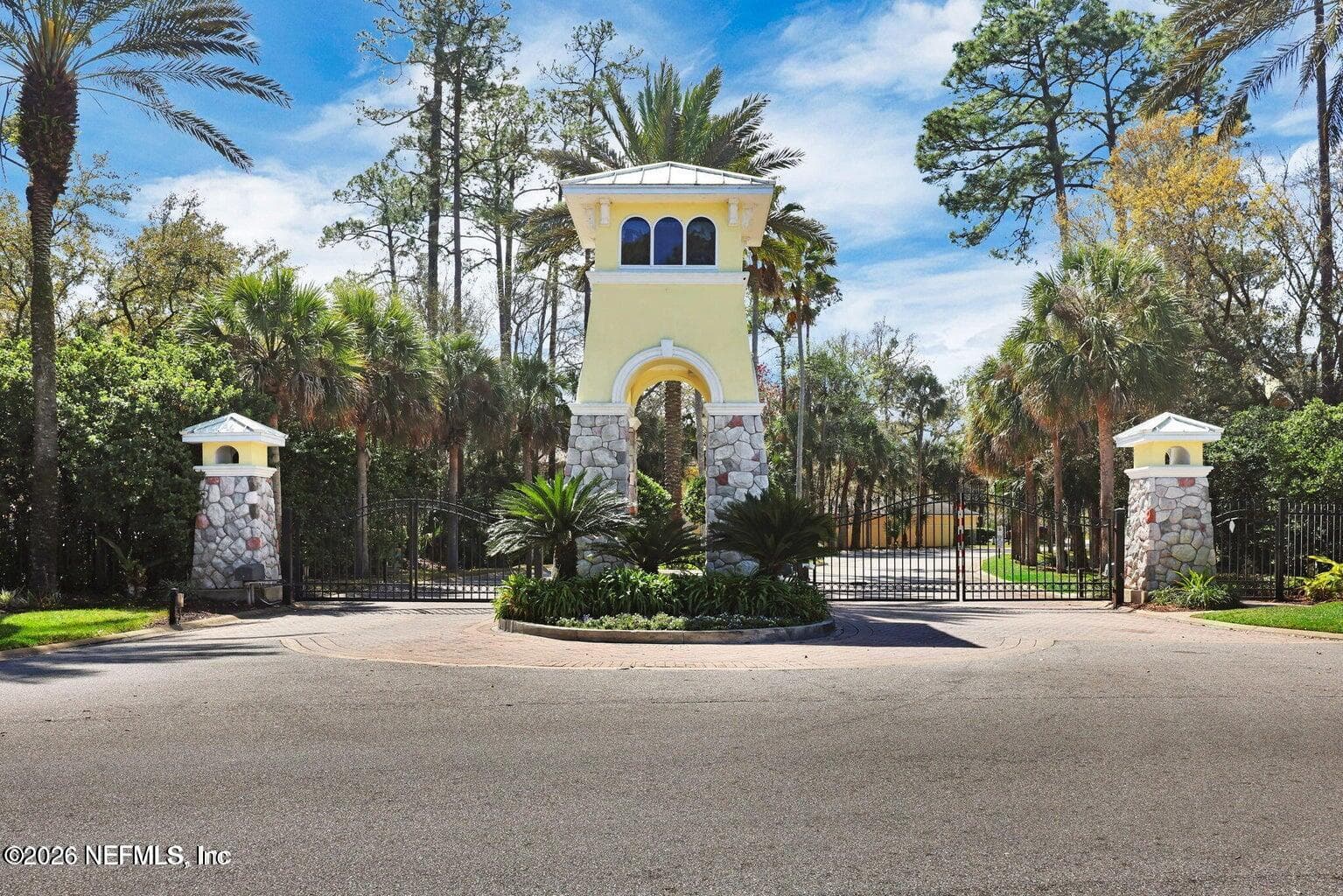 1800 THE GREENS Way 1108, Jacksonville Beach — exterior
