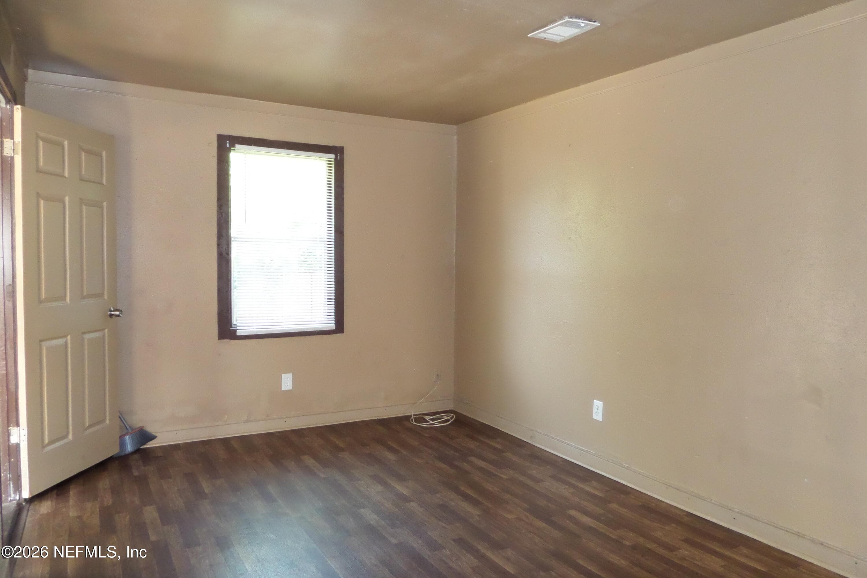 1317 E 3RD Street, Jacksonville — photo 3