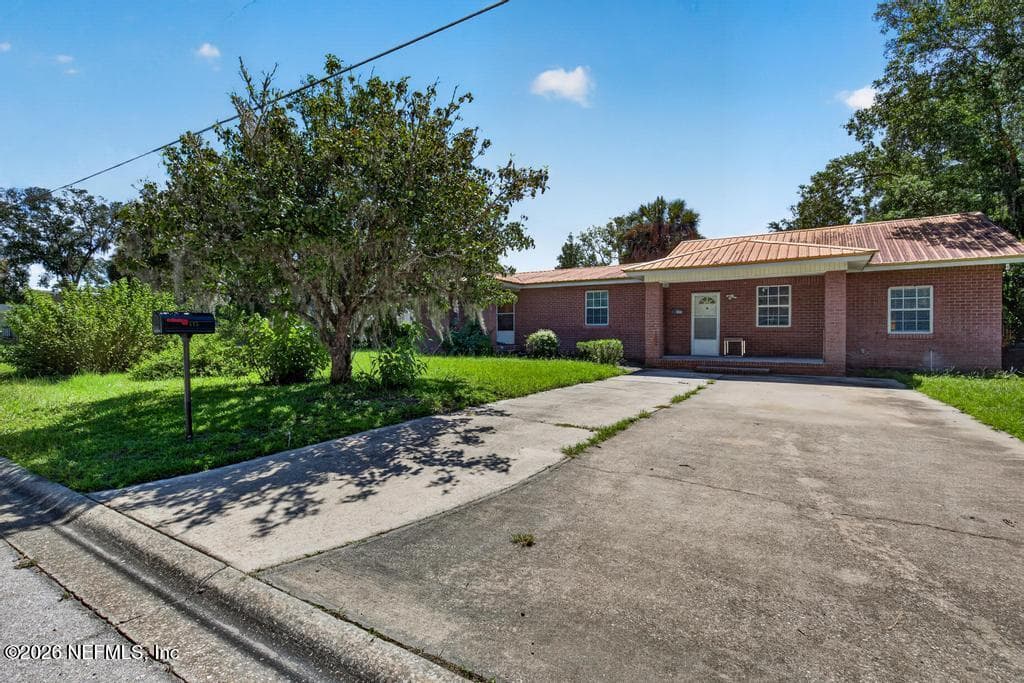 615 WALBURG Street, Green Cove Springs — exterior