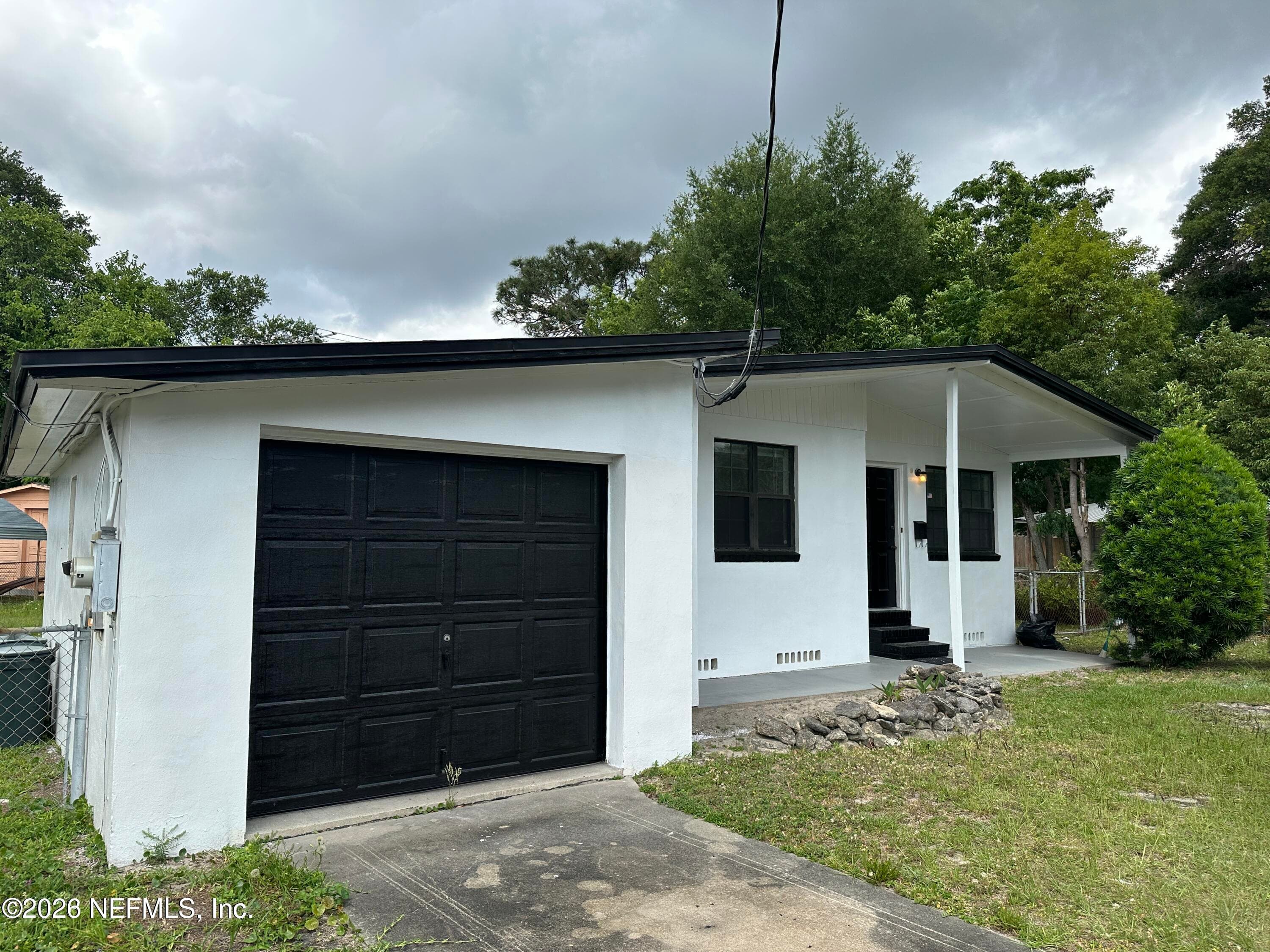 1818 BANBURY Road, Jacksonville — exterior