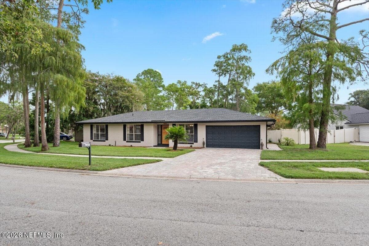 1647 WINDY OAKS Drive W, Jacksonville — exterior