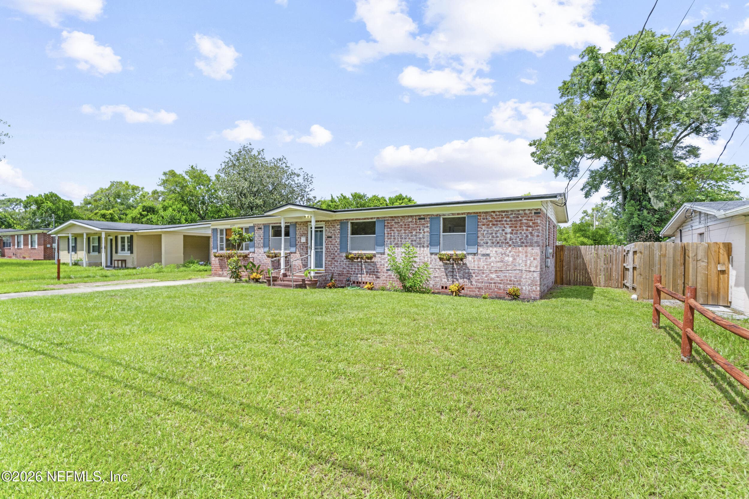 6235 PINE SUMMIT Drive, Jacksonville — photo 2