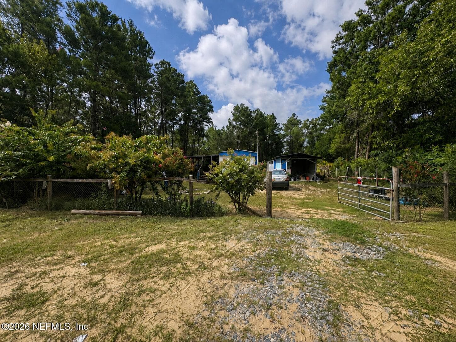 111 ONTARIO Street, Interlachen — exterior