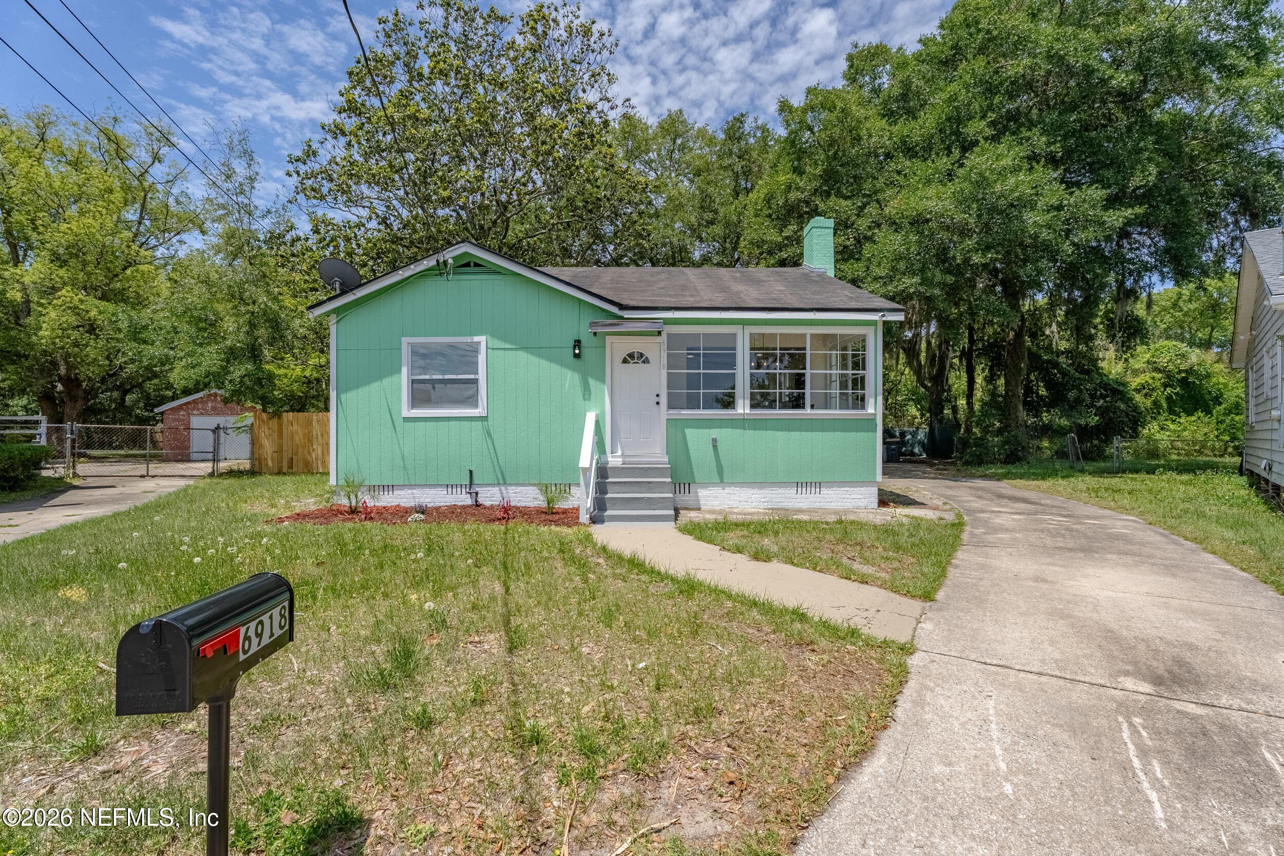 6918 PARK Circle, Jacksonville — exterior