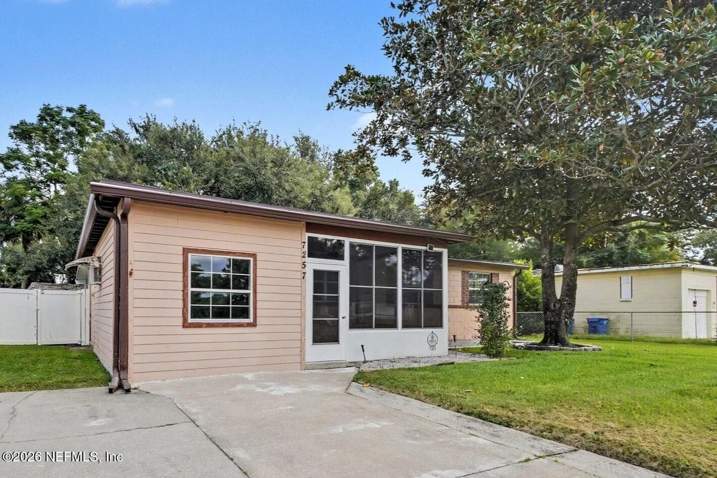 7257 ELVIA Drive, Jacksonville — photo 2