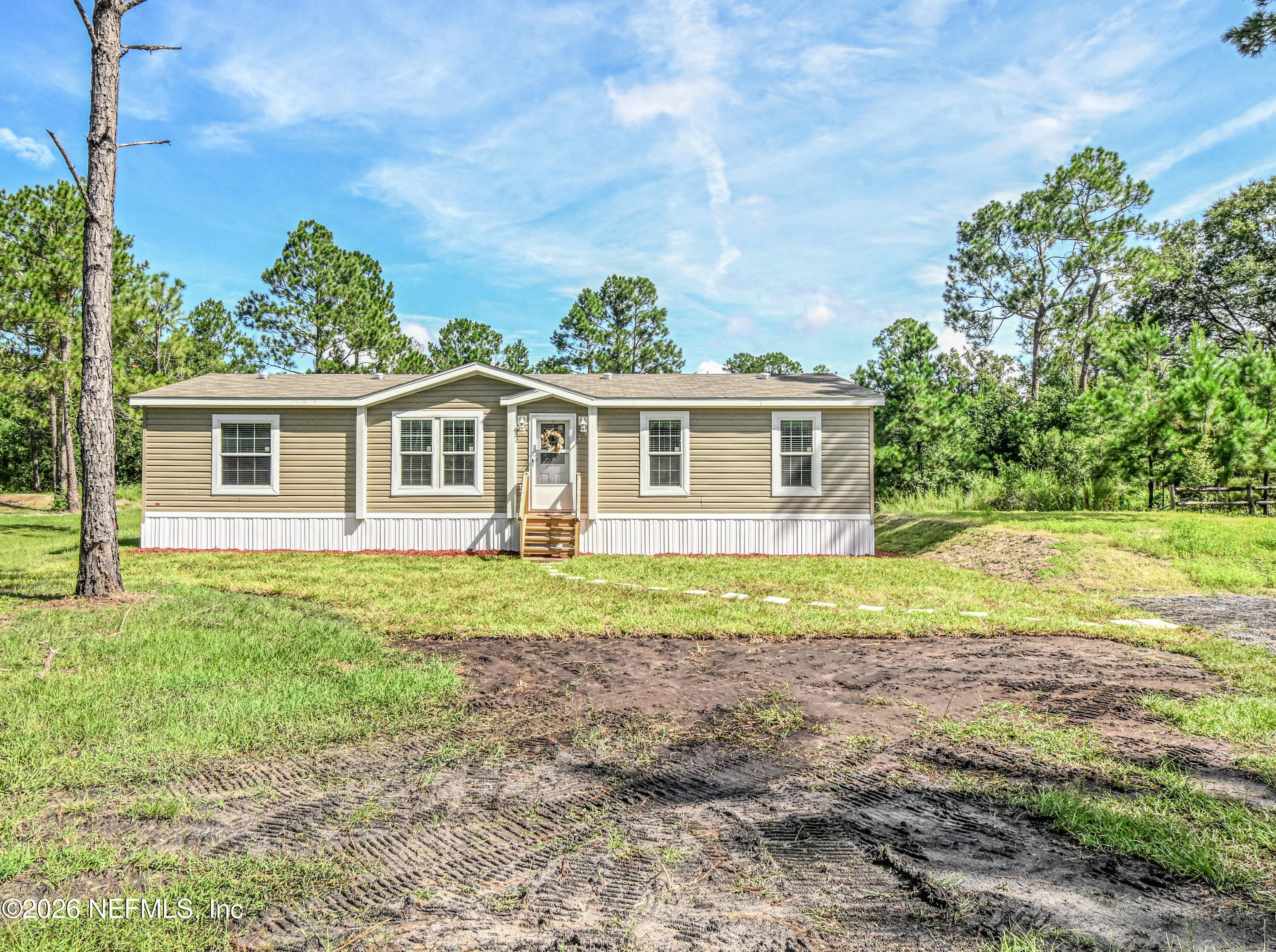 13121 NE 235TH Court, Raiford — exterior