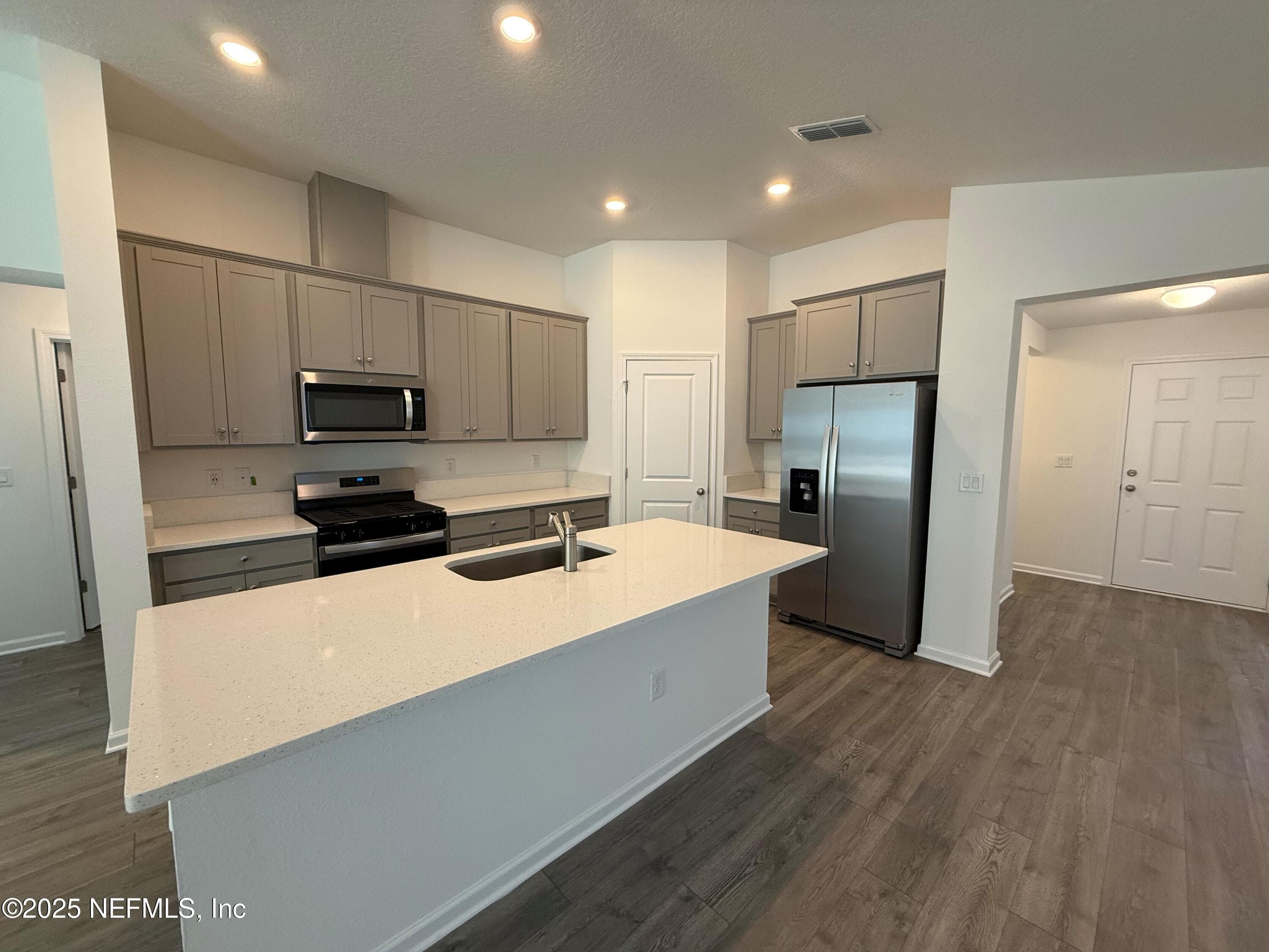 1818 TRAINORS Way, Jacksonville — photo 3
