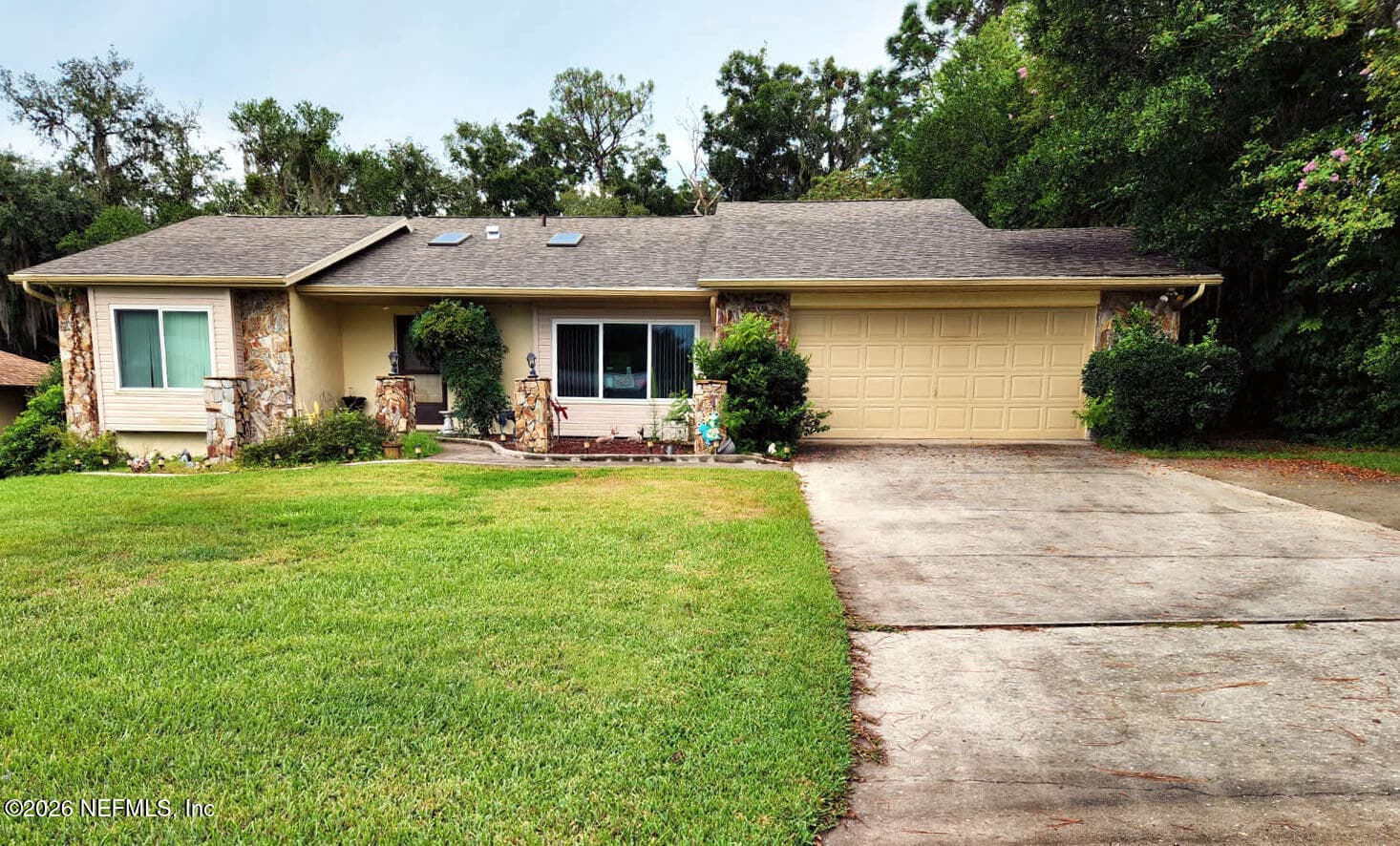 8716 E ROSEMONT Court, Inverness — exterior