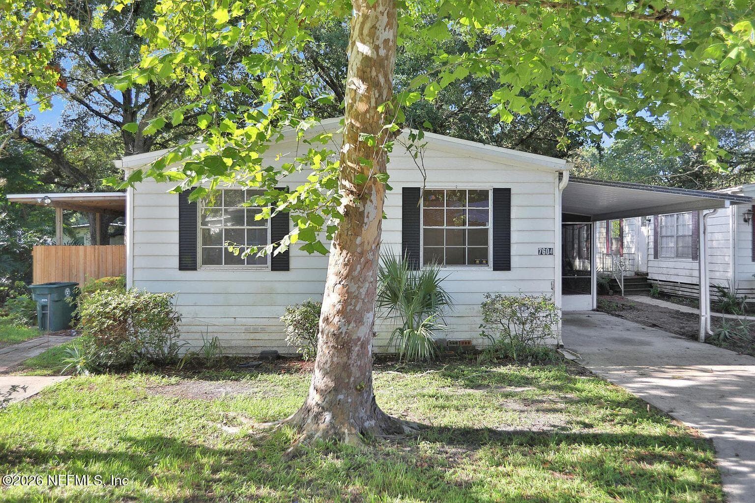 7604 SUNWOOD Drive, Jacksonville — photo 2