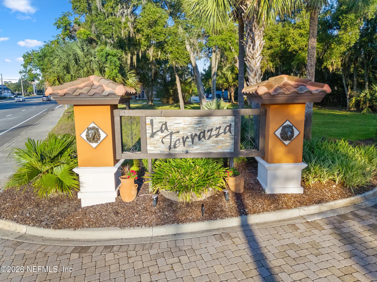 8861 LA TERRAZZA Place, Jacksonville